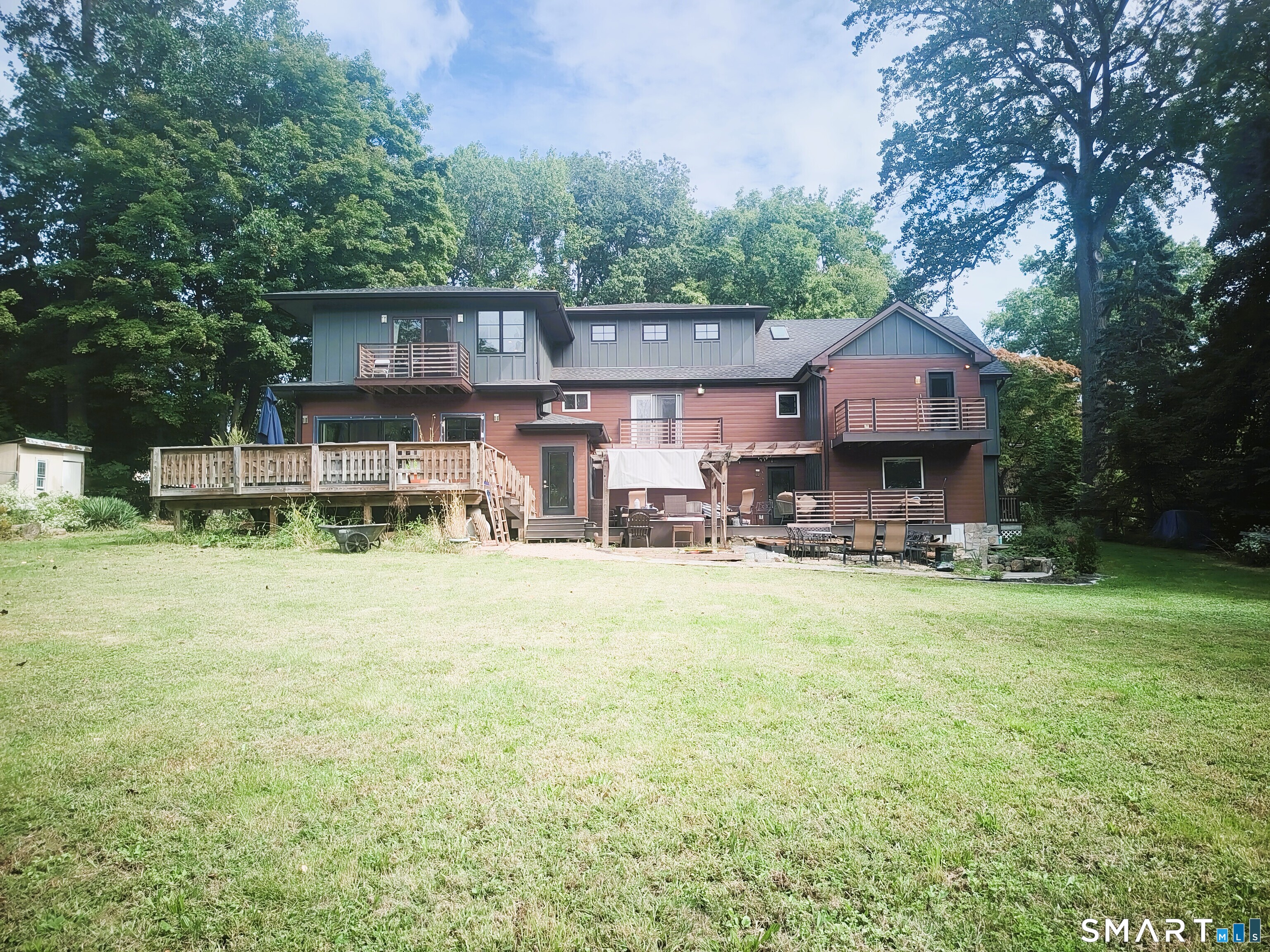 35 Huckleberry Drive South, Norwalk, Connecticut photo 2