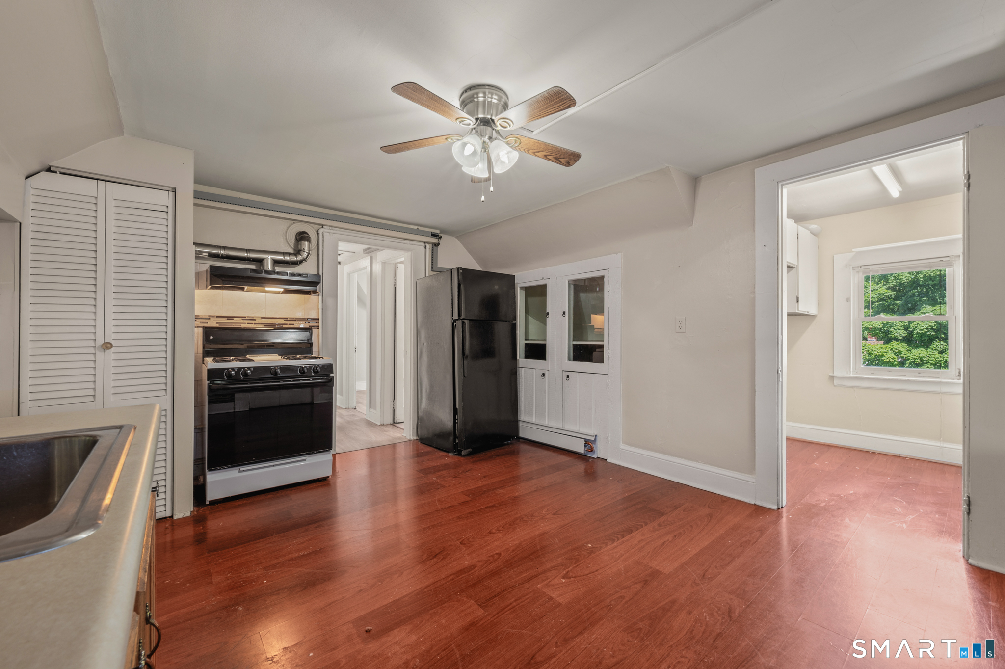 160 Edson Avenue photo 32