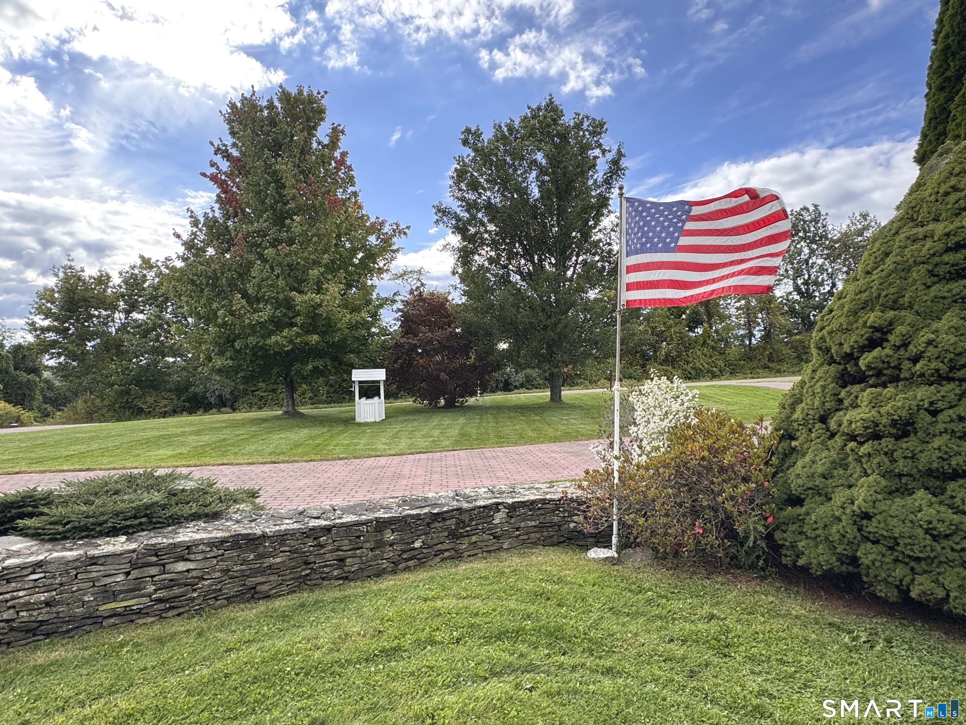 Photo 2 of Single family home for sale at 195 Town Line Hwy, Watertown, CT 06795 | MLS# 24178994 | Listing updated on 2026-09-22