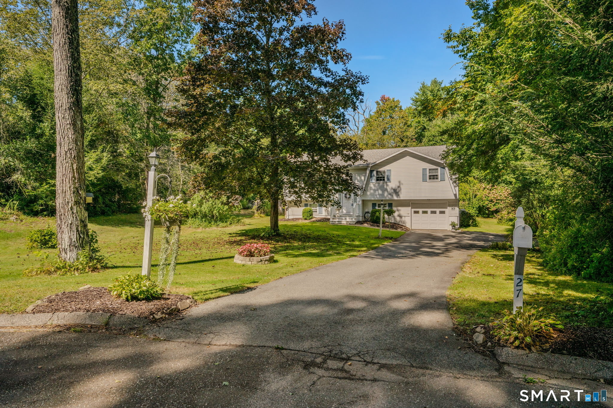 27 Beechwood Drive, Winthrop, Deep River, CT 06417