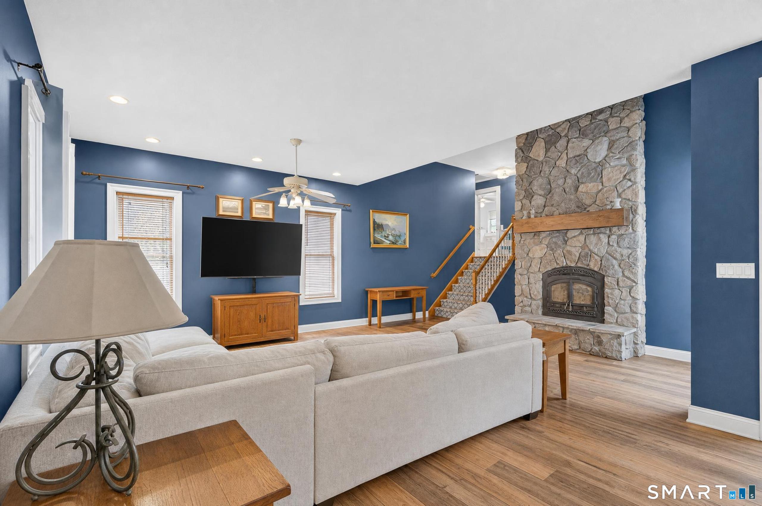 900 Racebrook Road photo 9