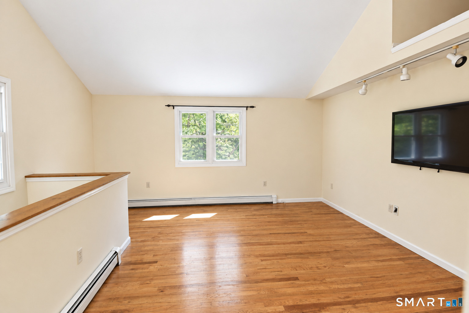 Foto 8 de Renta en 22 Peaceable Street #A, Redding, CT — $3,000/mes