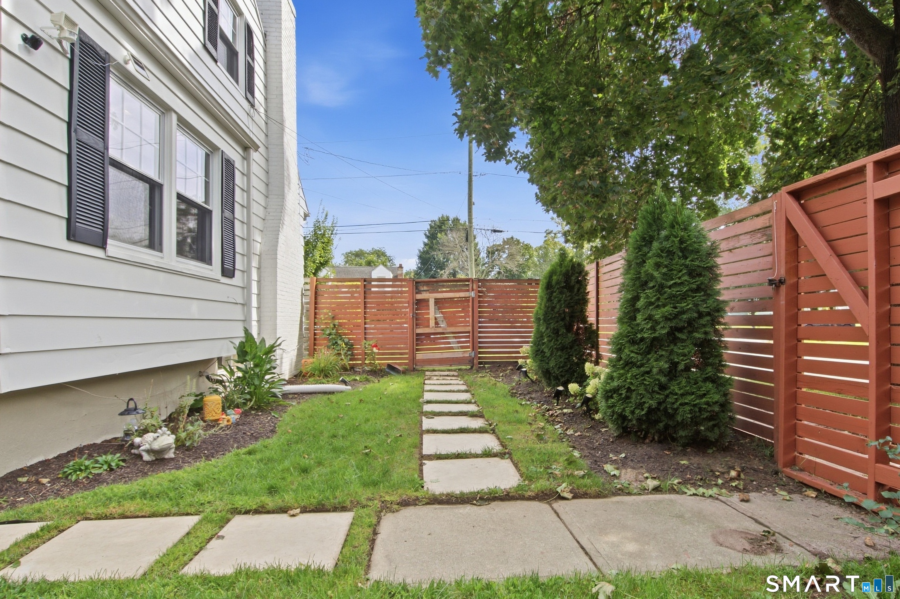 68 Beverly Road photo 19