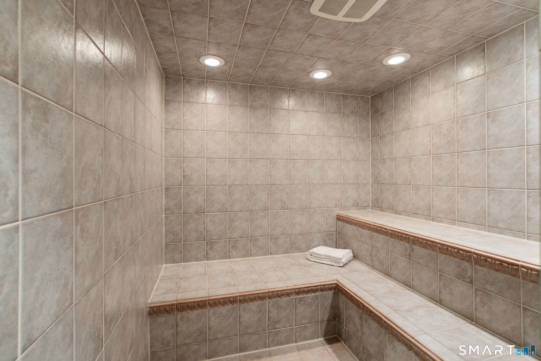7 Farnham Way photo 37