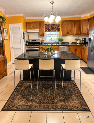 285 Charles Street photo 8