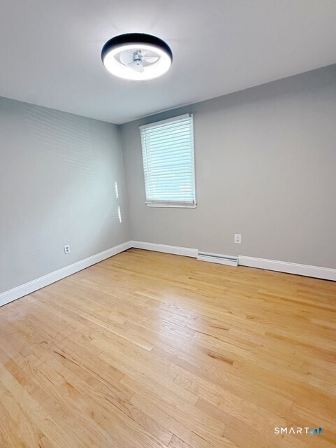 37 Peters Lane photo 21