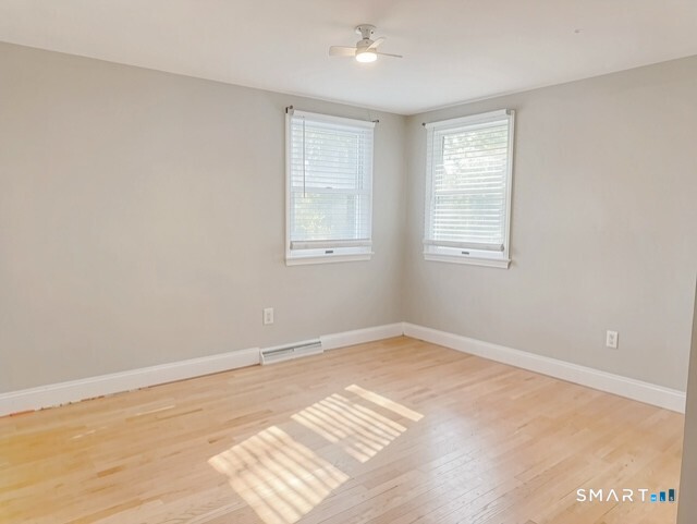 37 Peters Lane photo 18