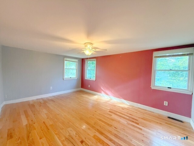 37 Peters Lane photo 12
