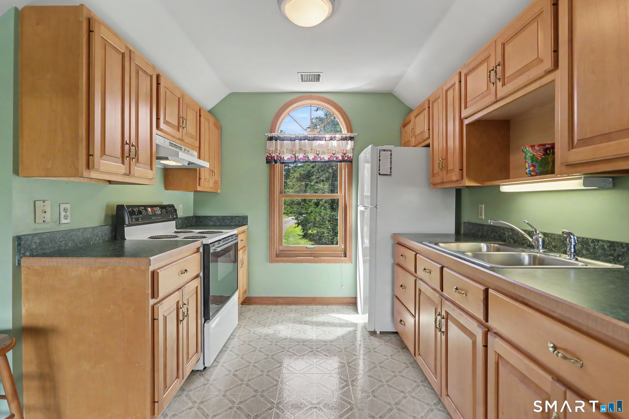 94 Tomlinson Road photo 28