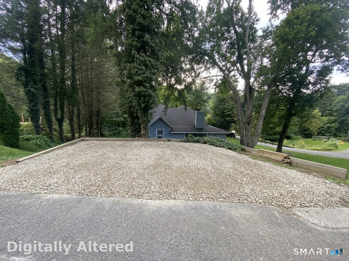Foto 7 de Casa en venta en 150 Route 39 South, Sherman, CT — $399,000