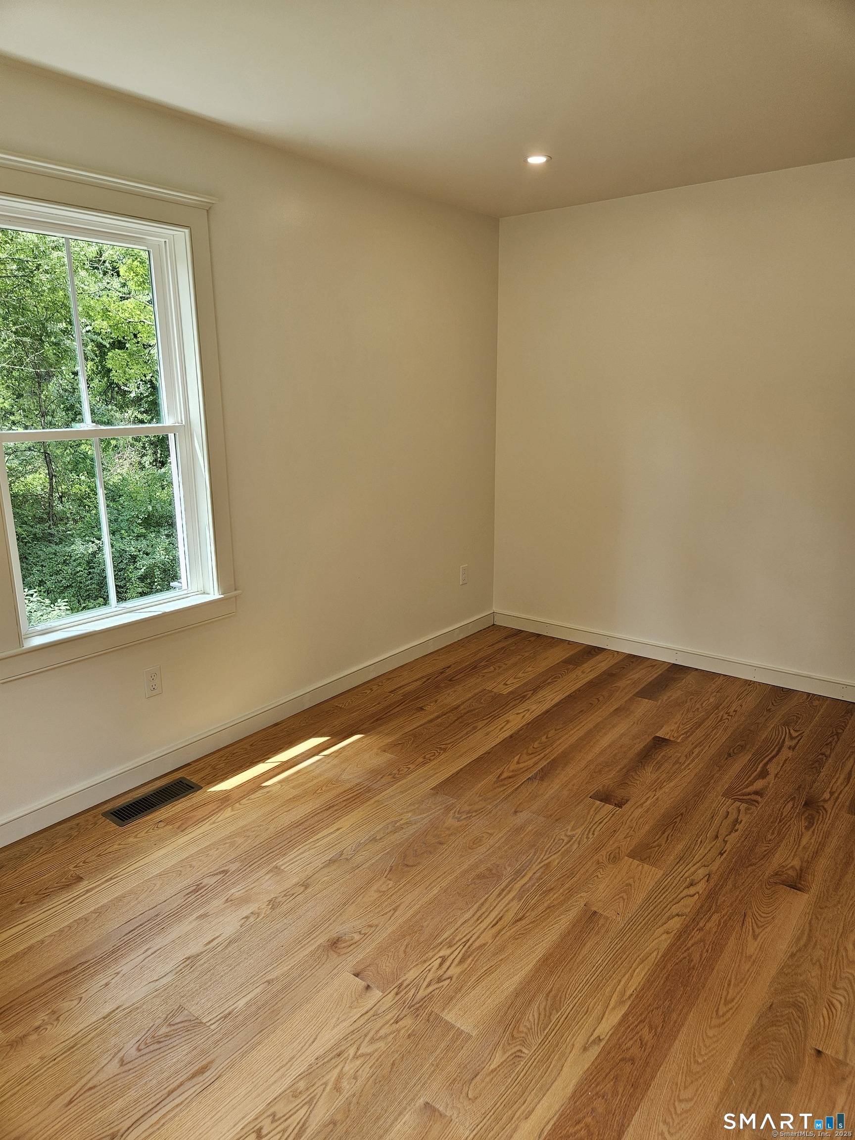 15 North Brook Street photo 29