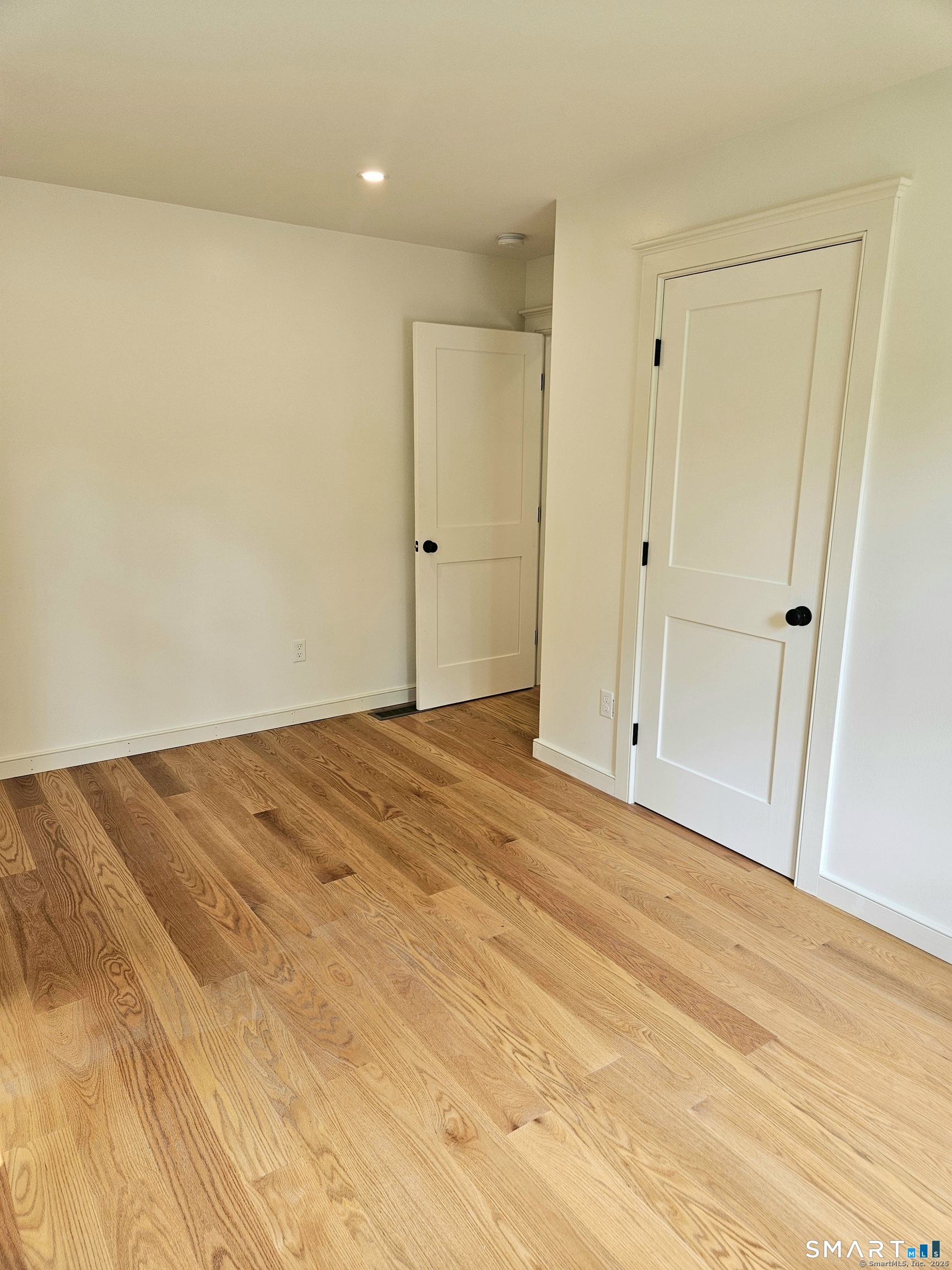 15 North Brook Street photo 27