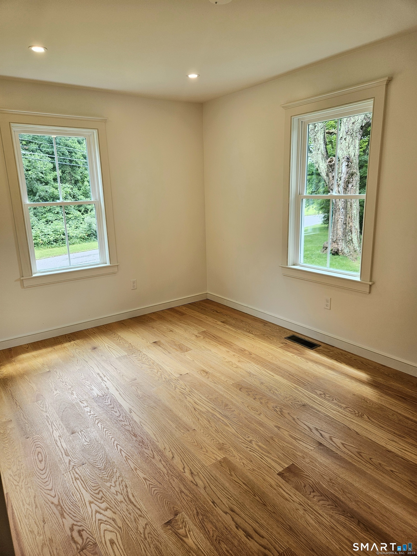 15 North Brook Street photo 28