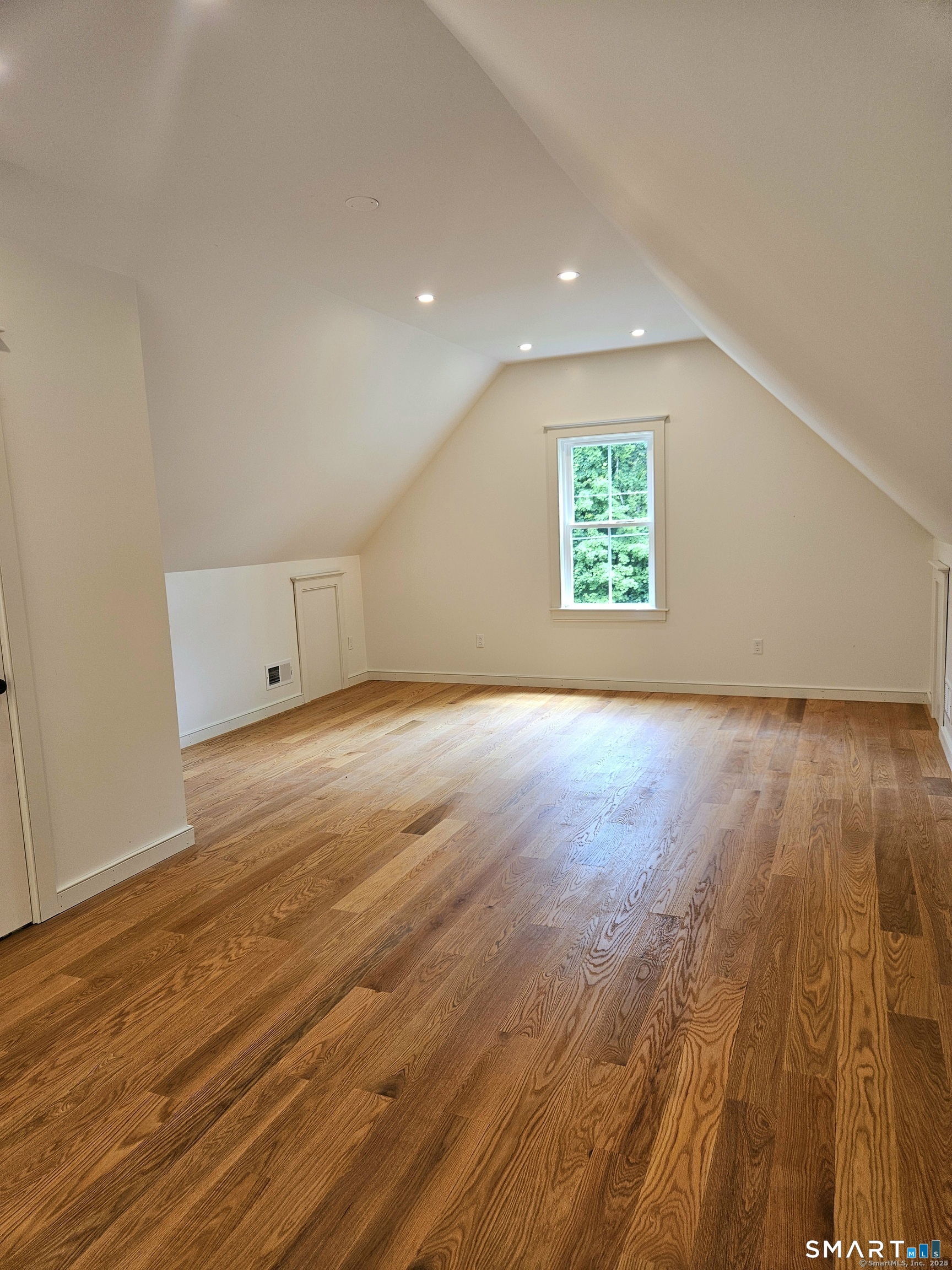 15 North Brook Street photo 21