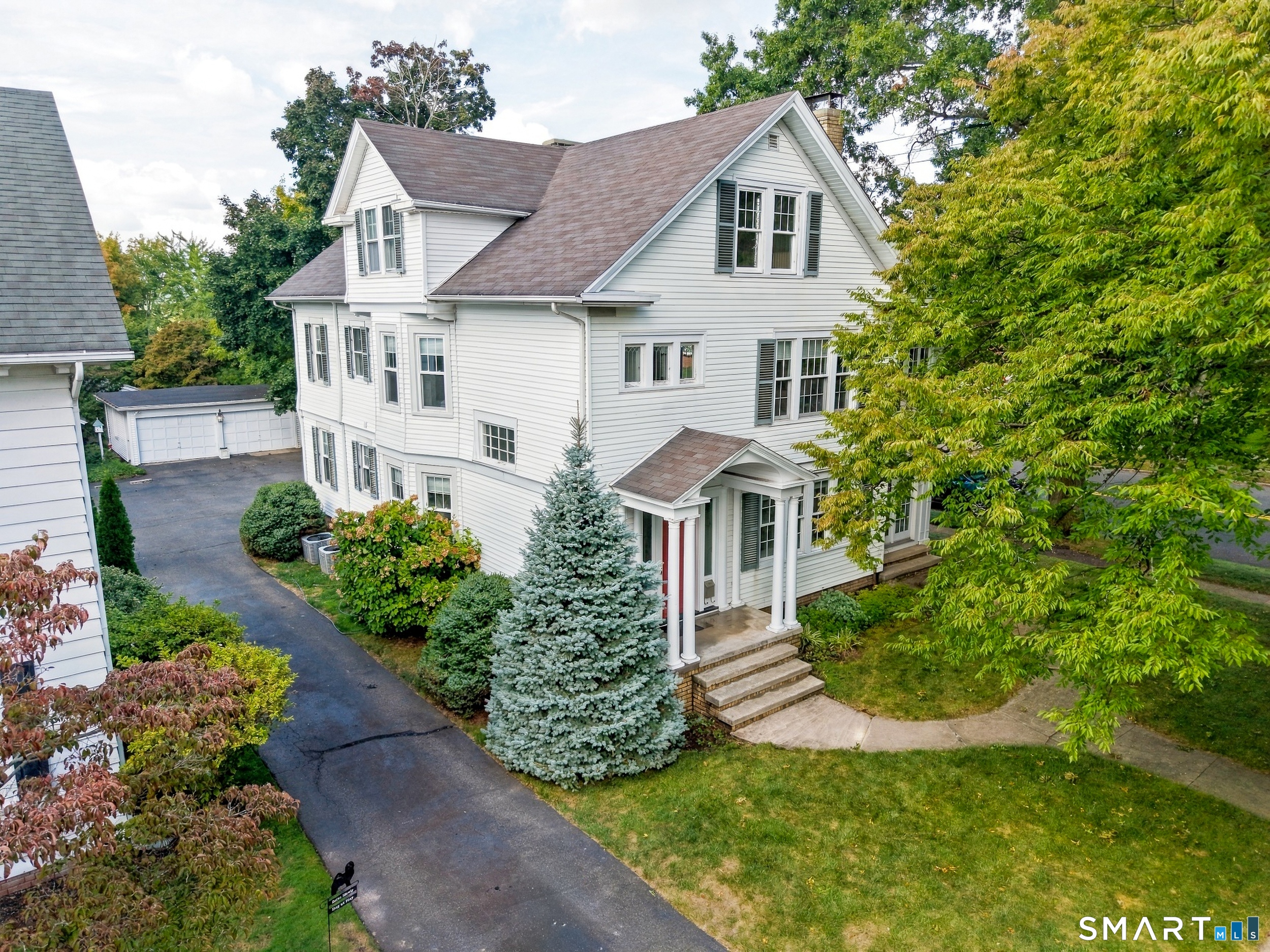 Photo 3 of Single family home for sale at 330 N Main St, Wallingford, CT 06492 | MLS# 24208941 | Listing updated on 2026-09-24