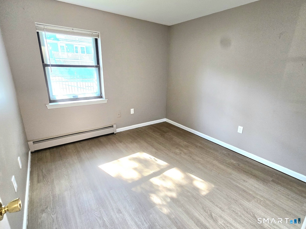 270 Bellevue Street photo 11