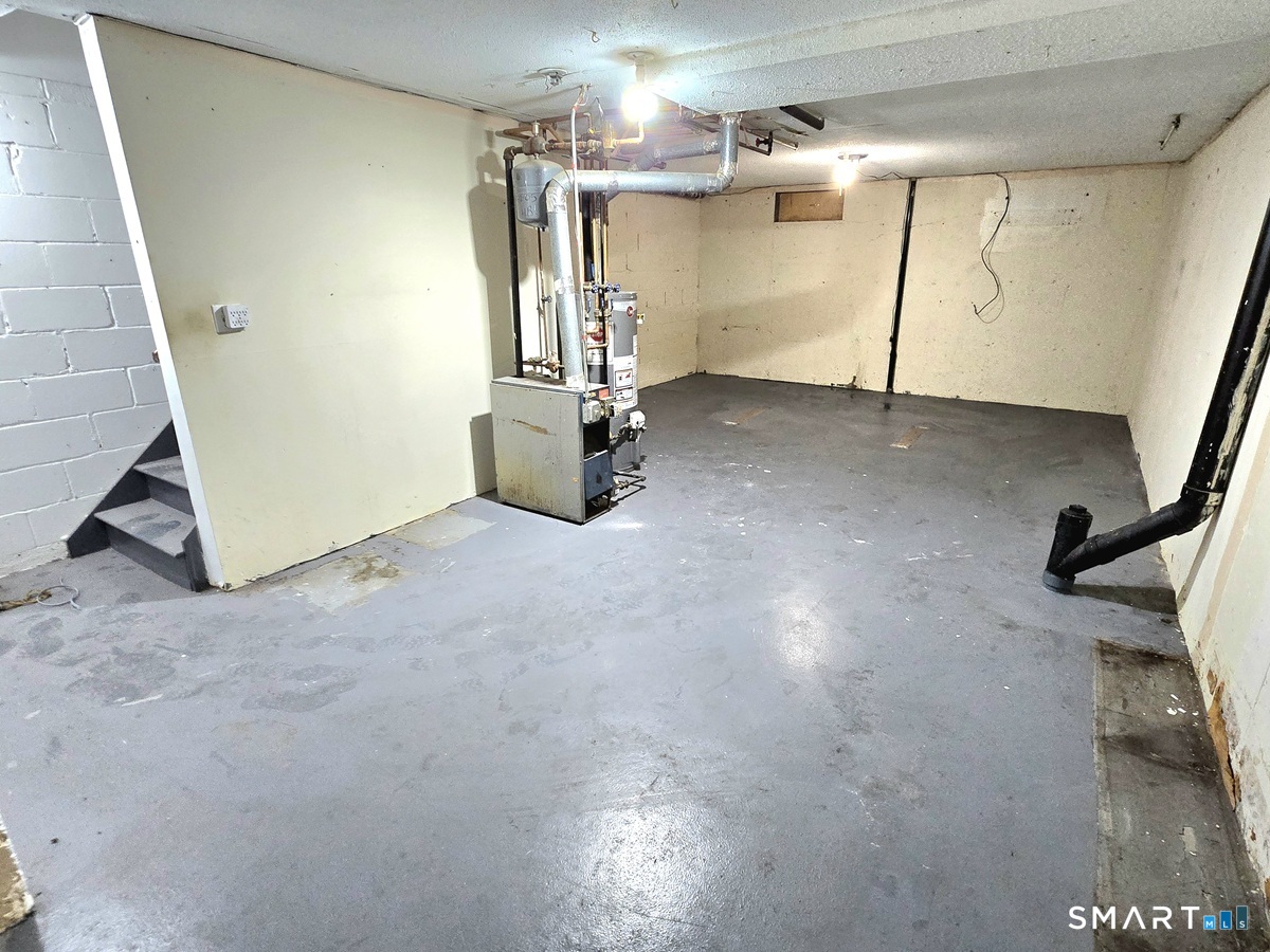 270 Bellevue Street photo 15