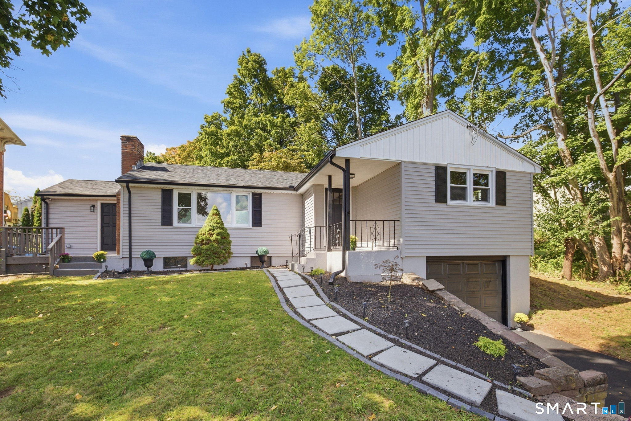 Photo 2 of Single family home for sale at 133 Highland Ave, Middletown, CT 06457 | MLS# 24207903 | Listing updated on 2026-10-05
