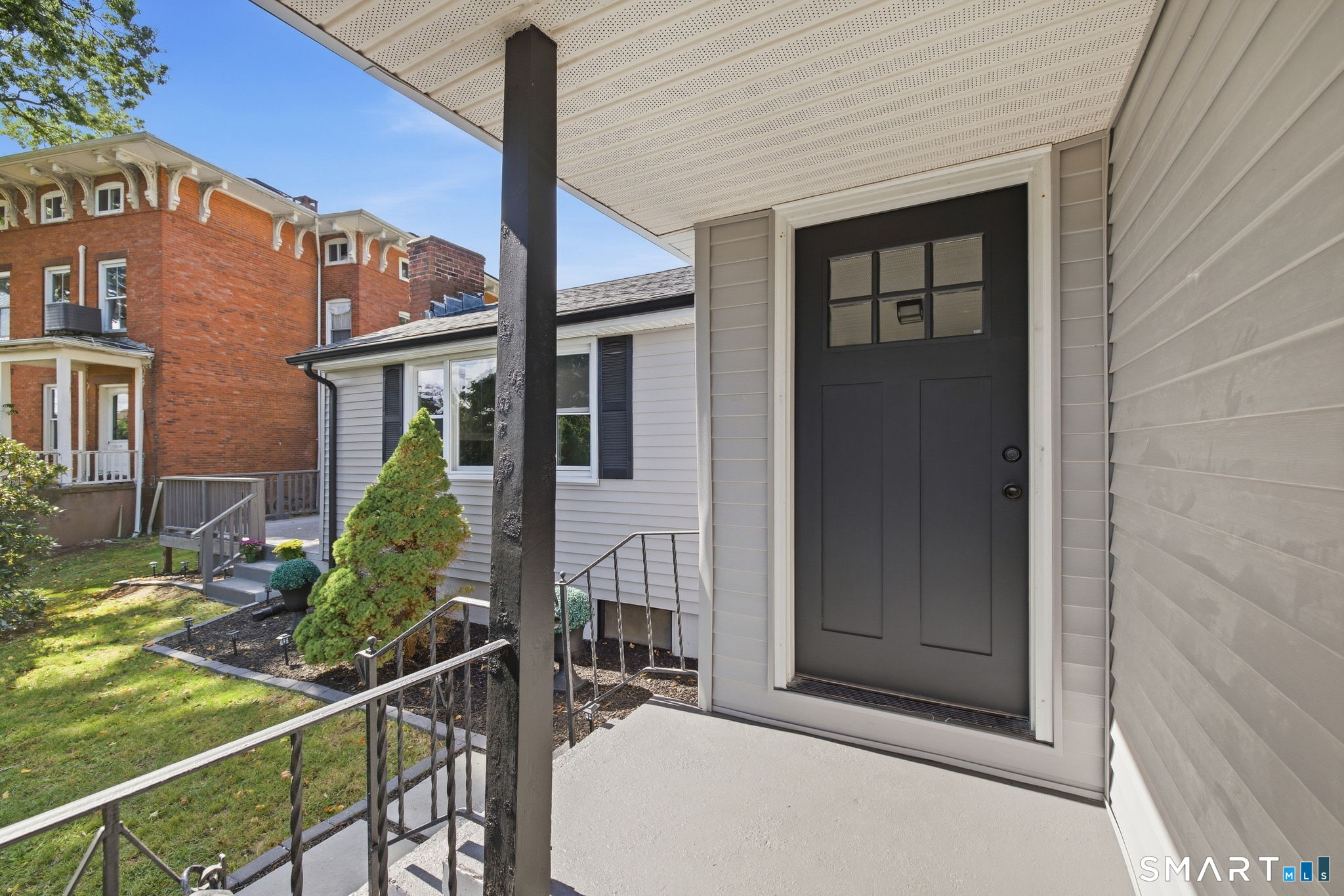 Photo 4 of Single family home for sale at 133 Highland Ave, Middletown, CT 06457 | MLS# 24207903 | Listing updated on 2026-10-05