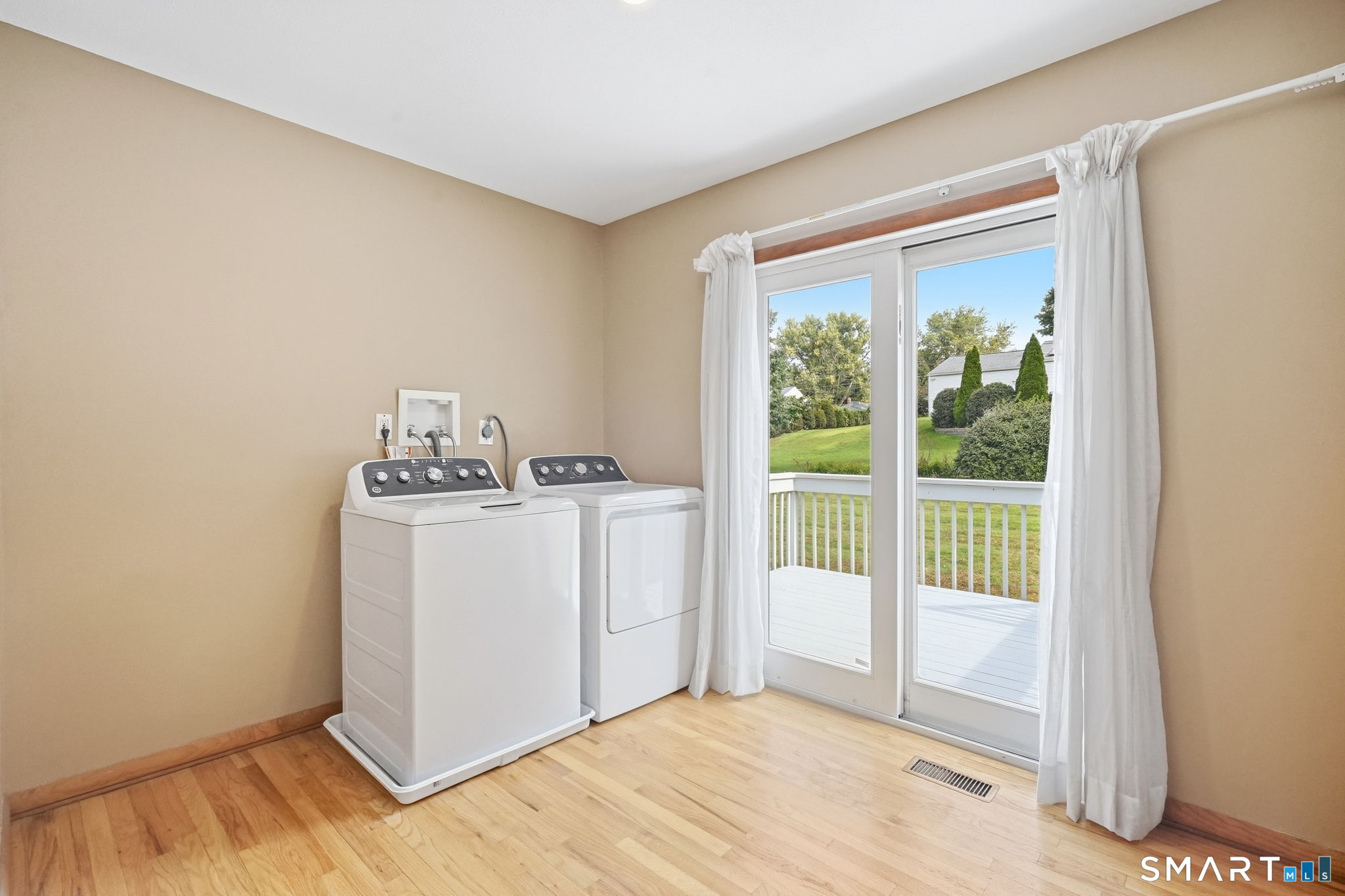 60 Hartl Drive photo 32