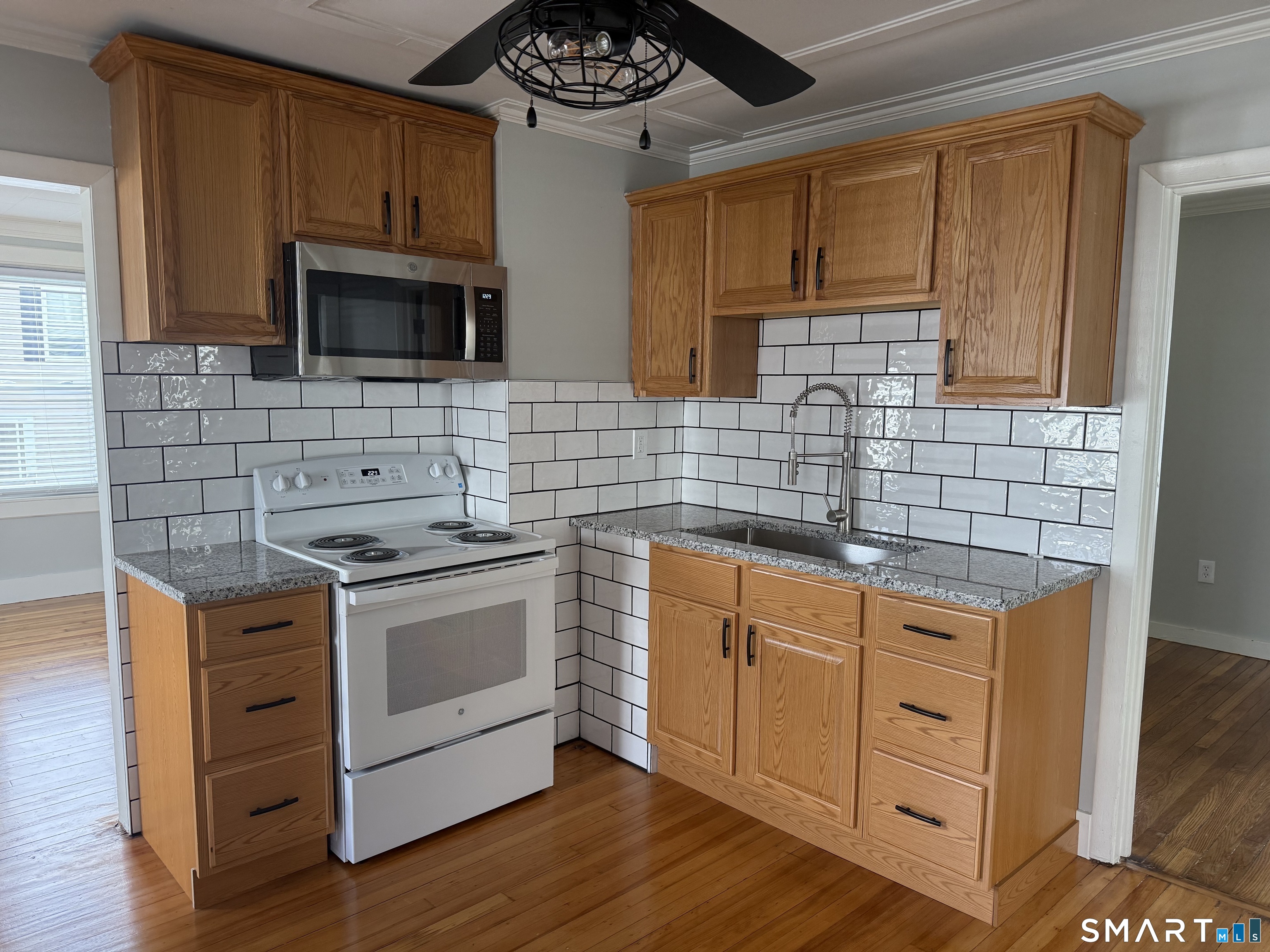 159 Hickory Street photo 2