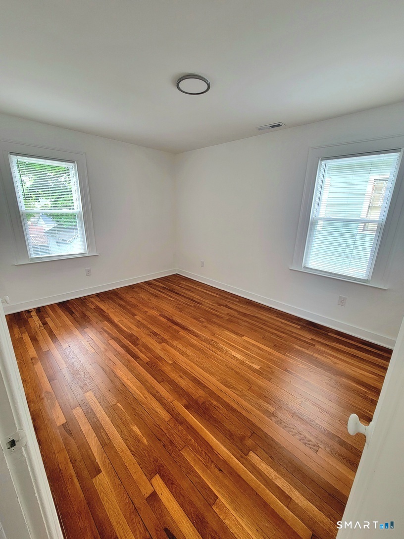 82 Helen Street photo 11