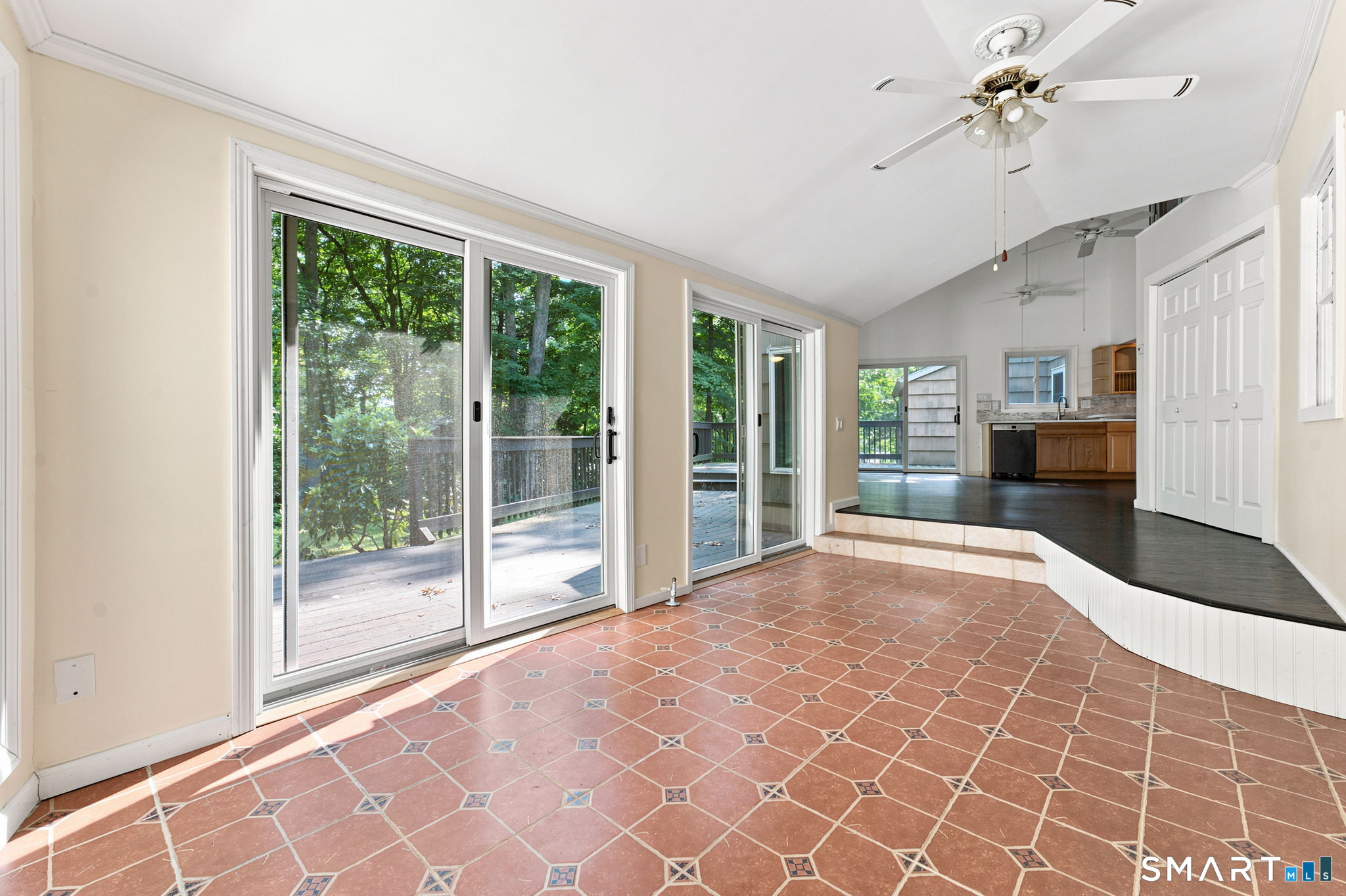 132 Laurel Street photo 19