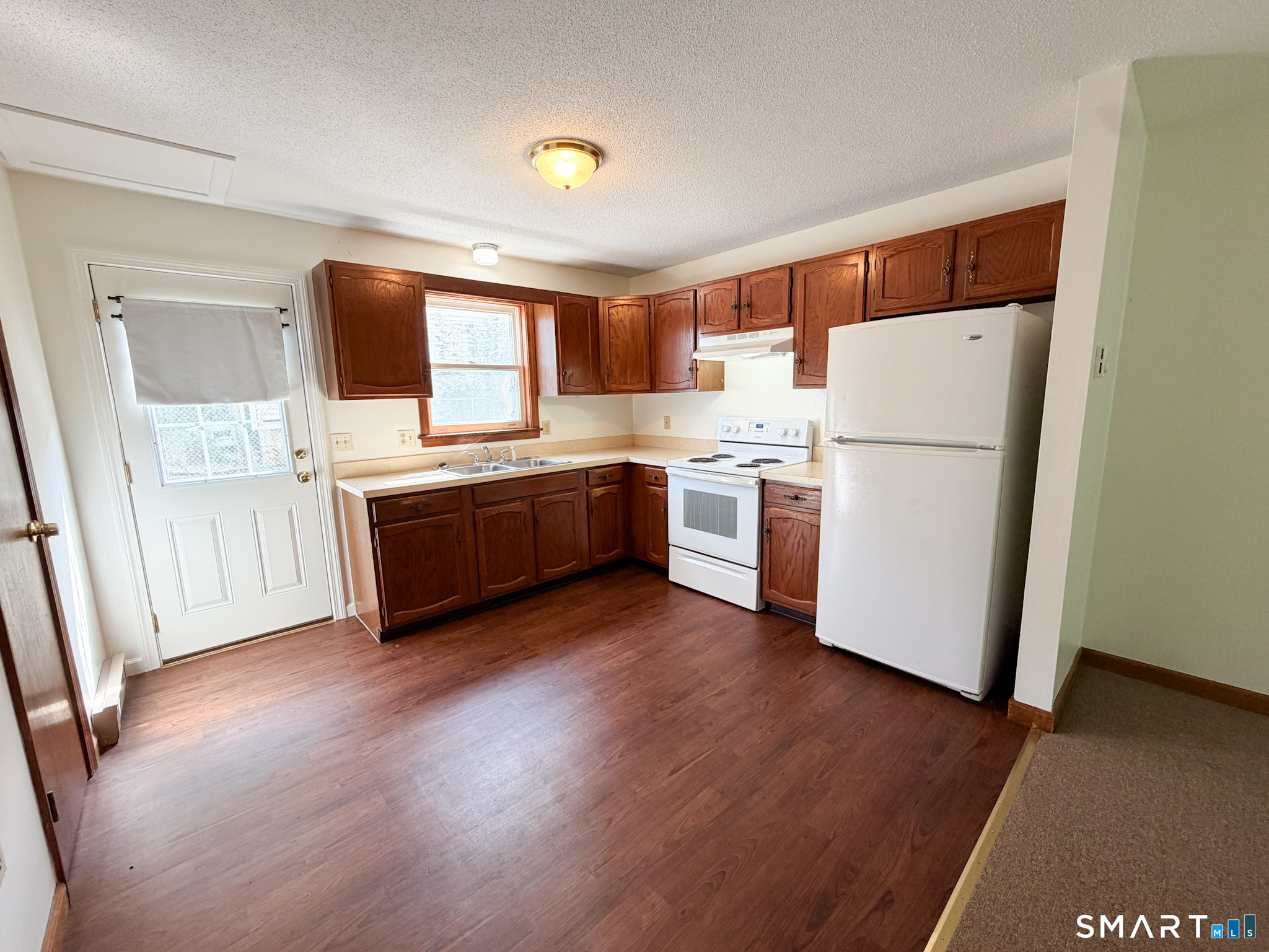 82 Hutchins Street photo 11