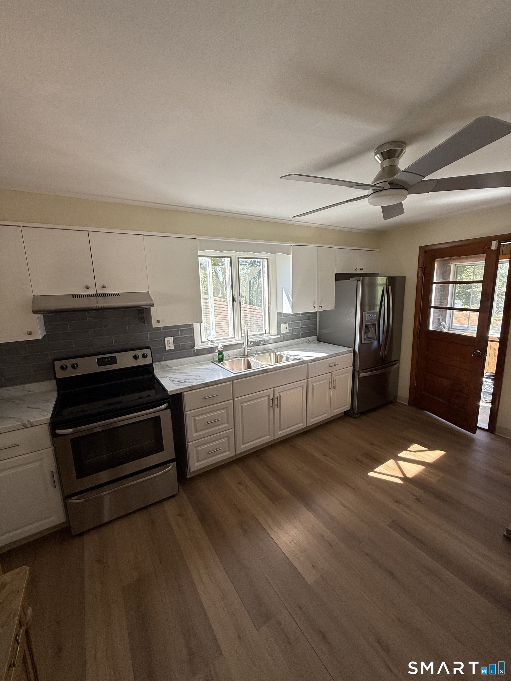 62 Rosemount Avenue photo 17