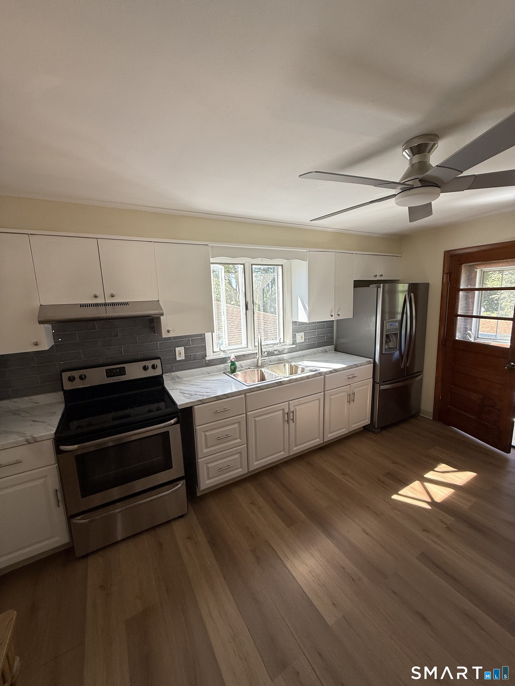 62 Rosemount Avenue photo 18