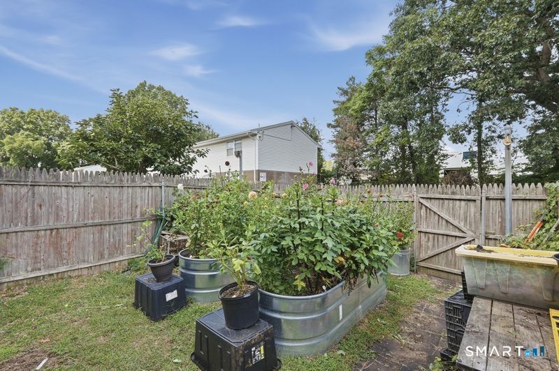 466 Middletown Avenue Unit #7 photo 13