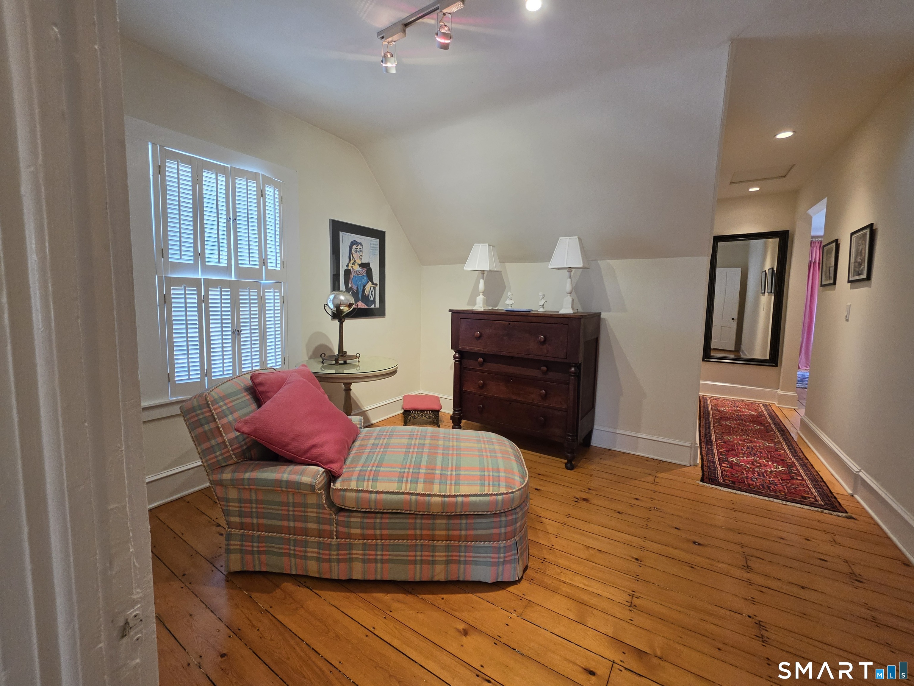 225 Woodstock Avenue photo 20