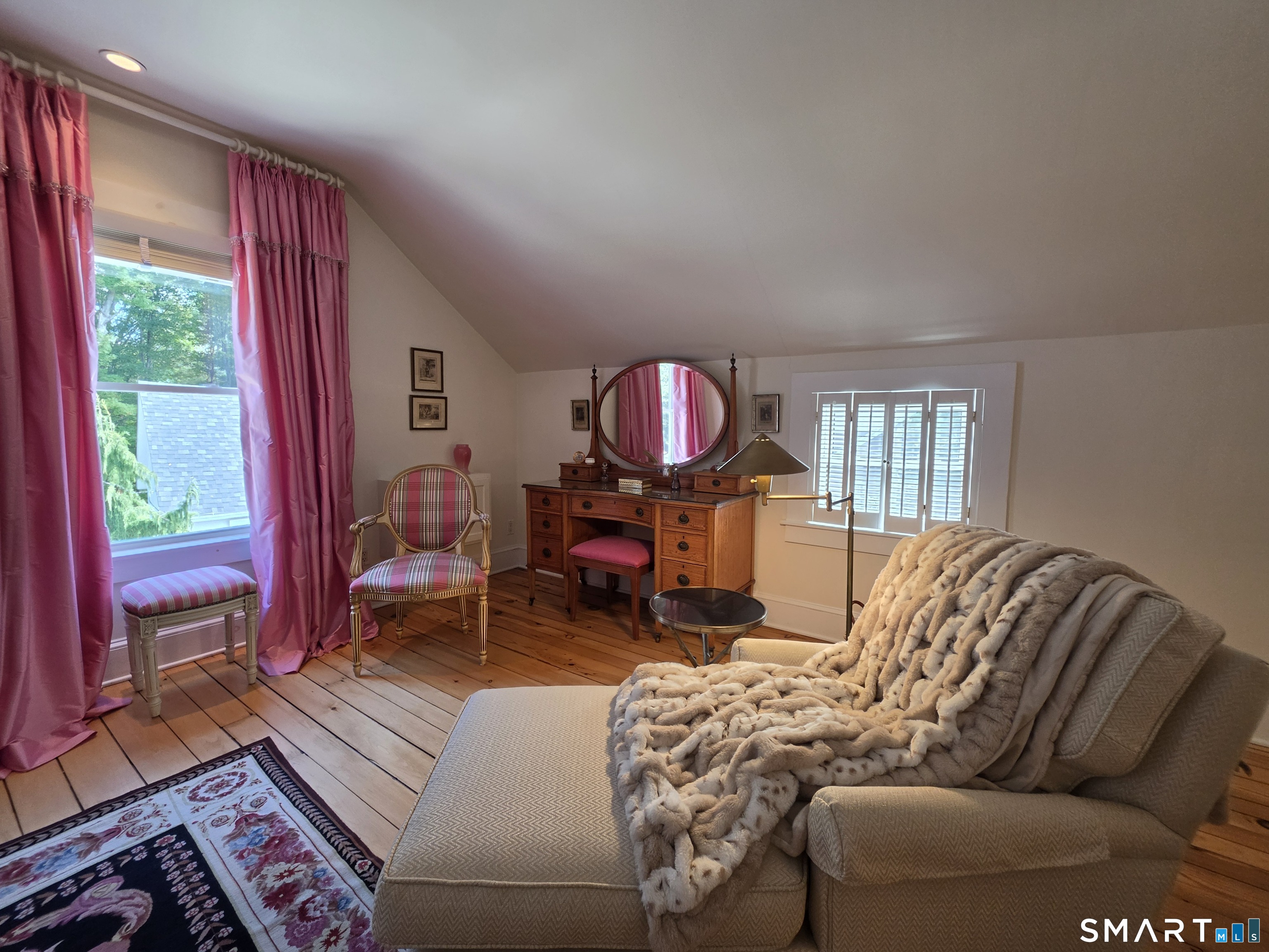 225 Woodstock Avenue photo 22