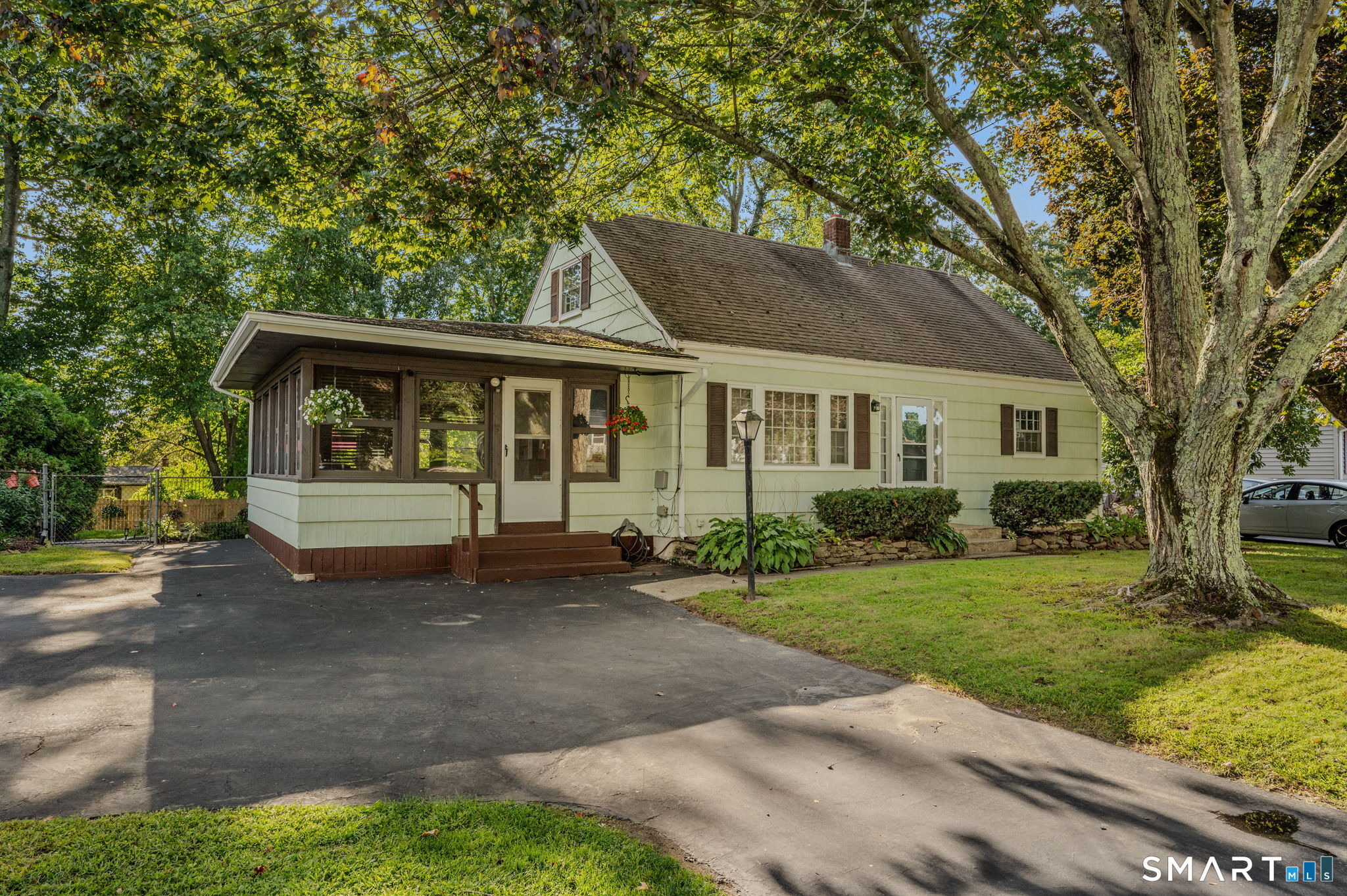 Photo 1 of Single family home for sale at 42 Oak Hl Rd, Oakdale, CT 06370 | MLS# 24206987 | Listing updated on 2026-10-07