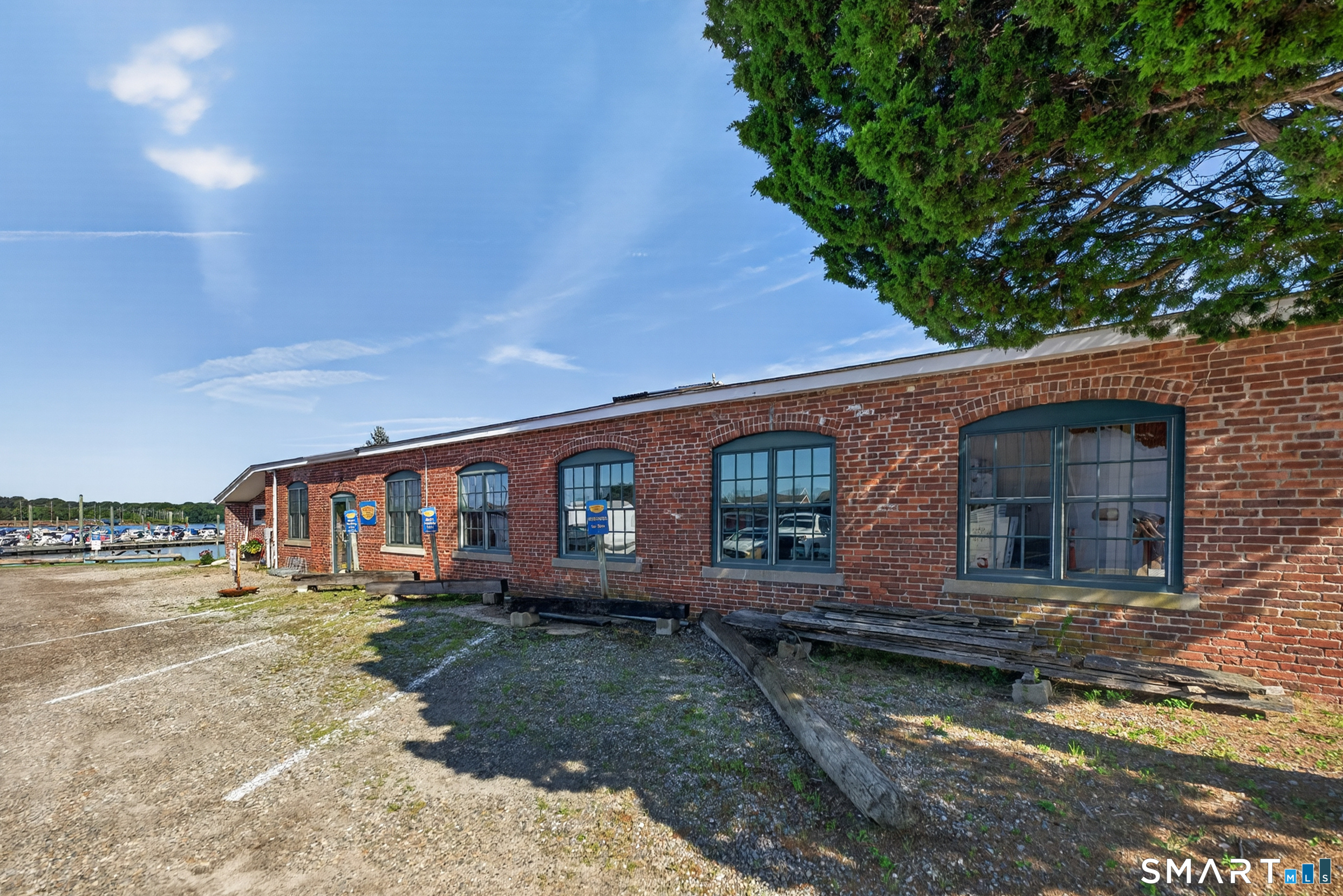228 North Water Street photo 11