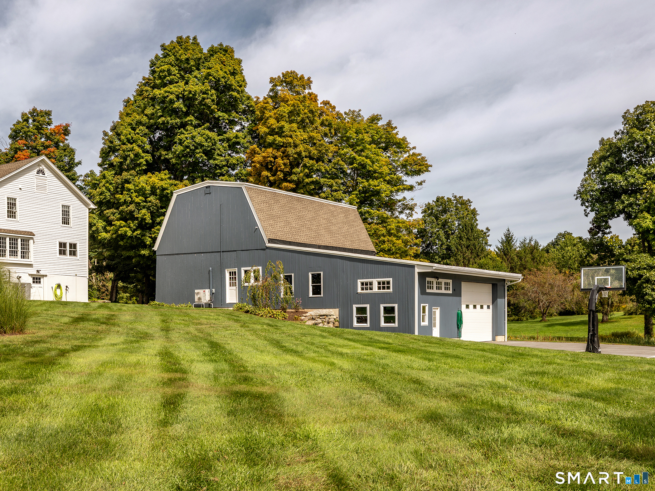 83 Thomson Road photo 26