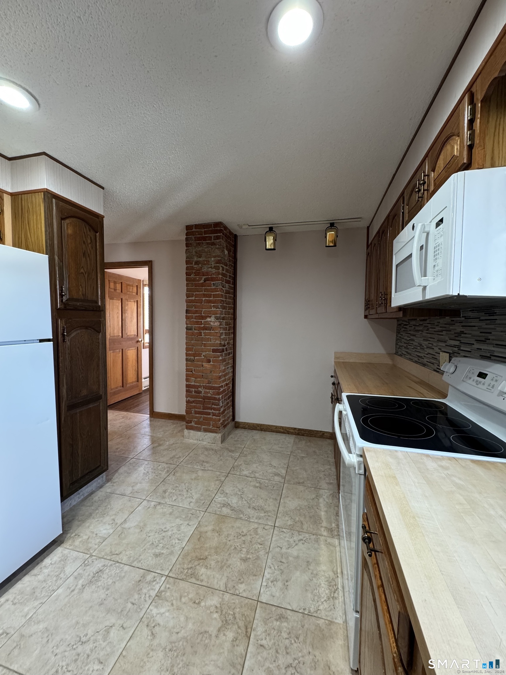 444 Prospect Street photo 7