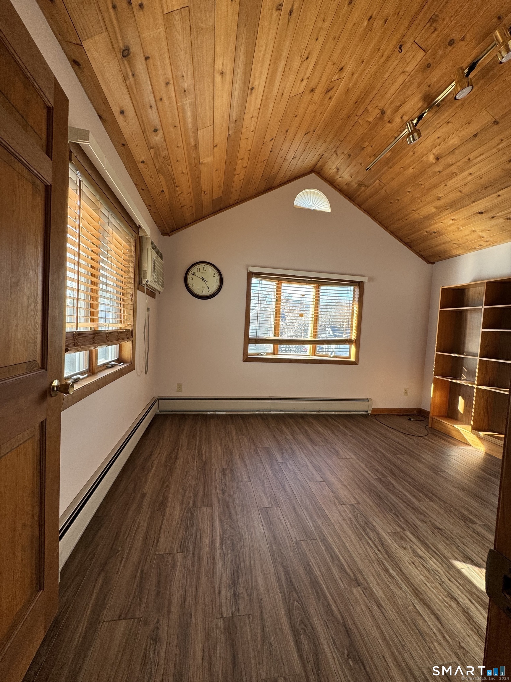 444 Prospect Street photo 9