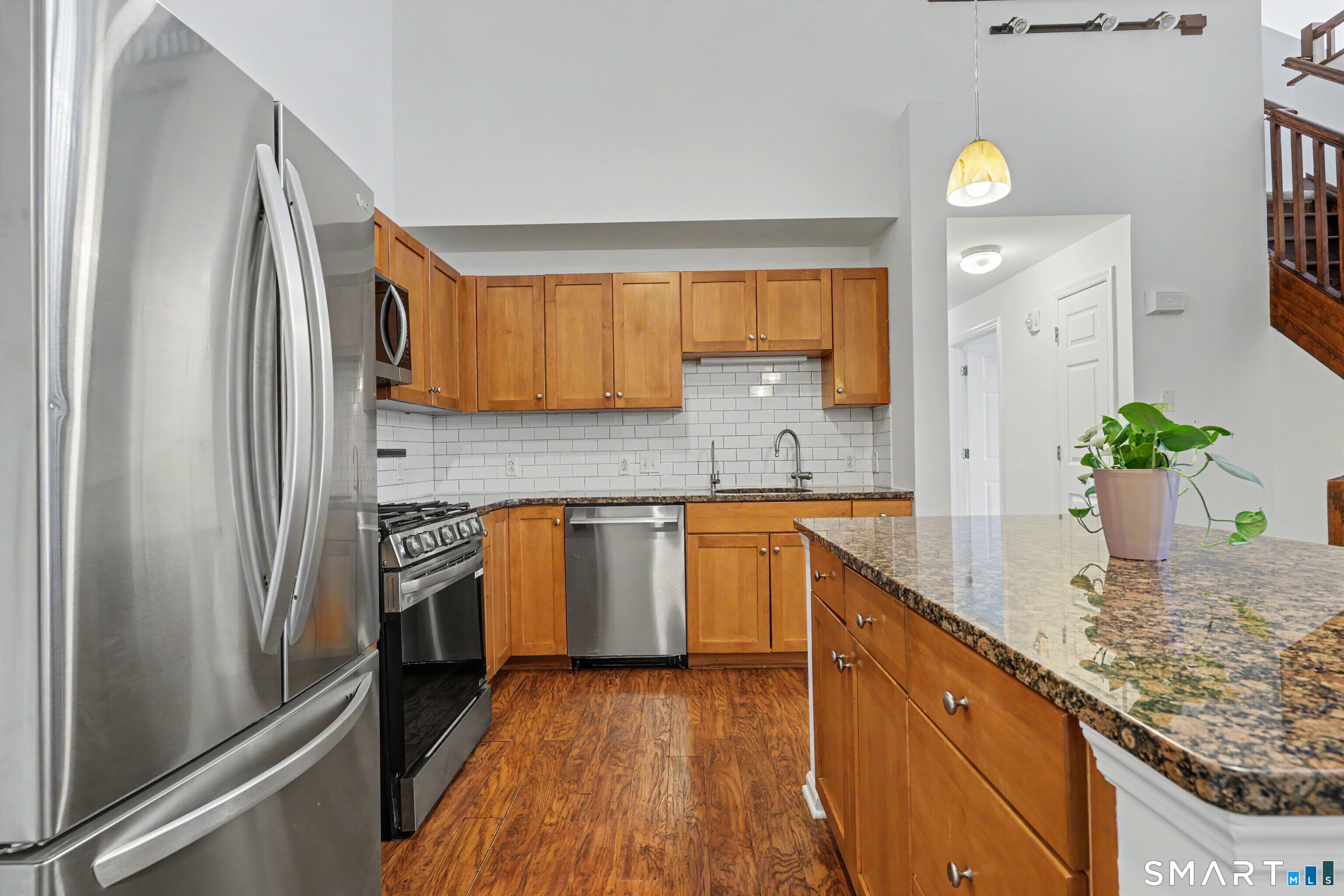 25 Adams Avenue, Stamford, Connecticut photo 3