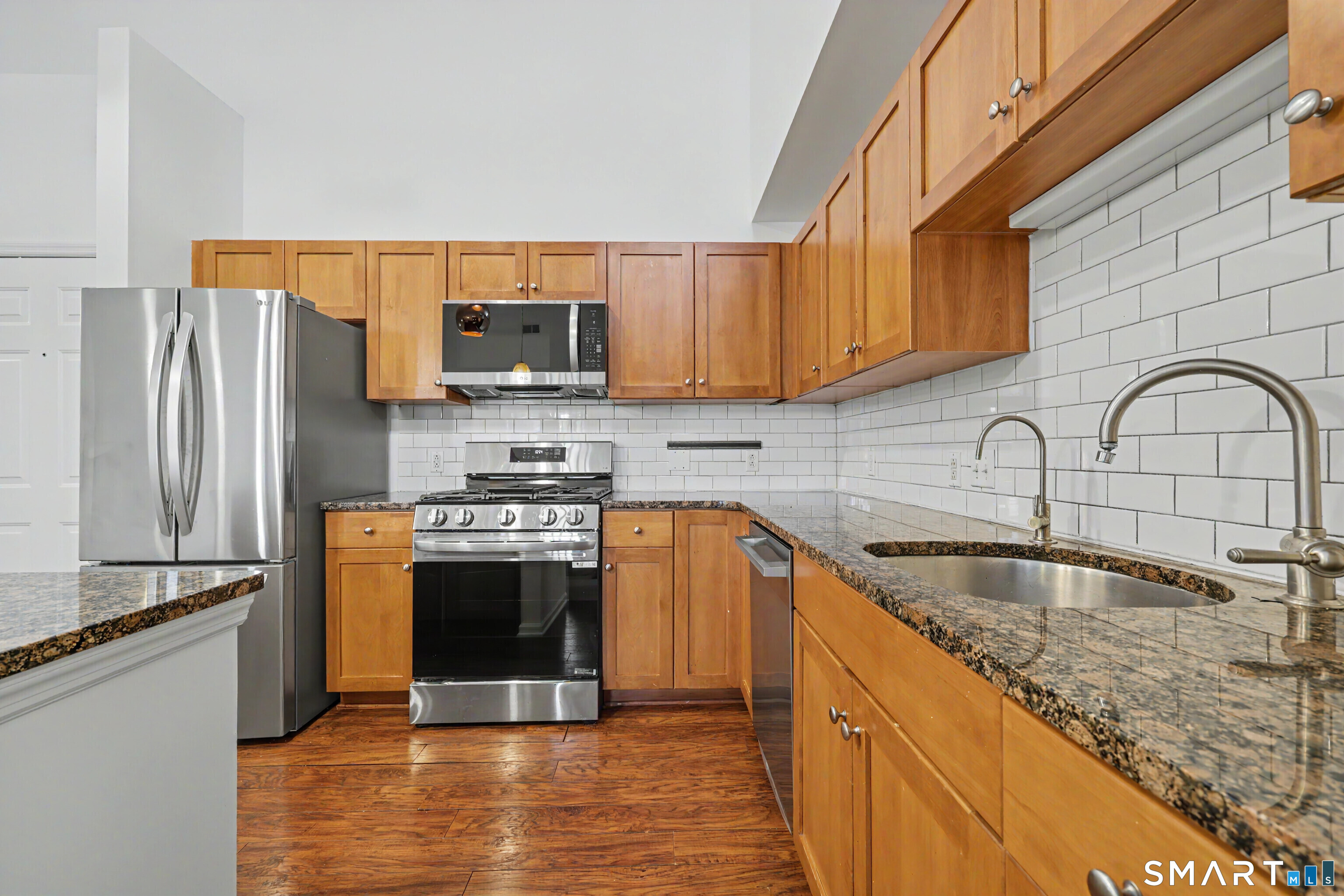 25 Adams Avenue, Stamford, Connecticut photo 4