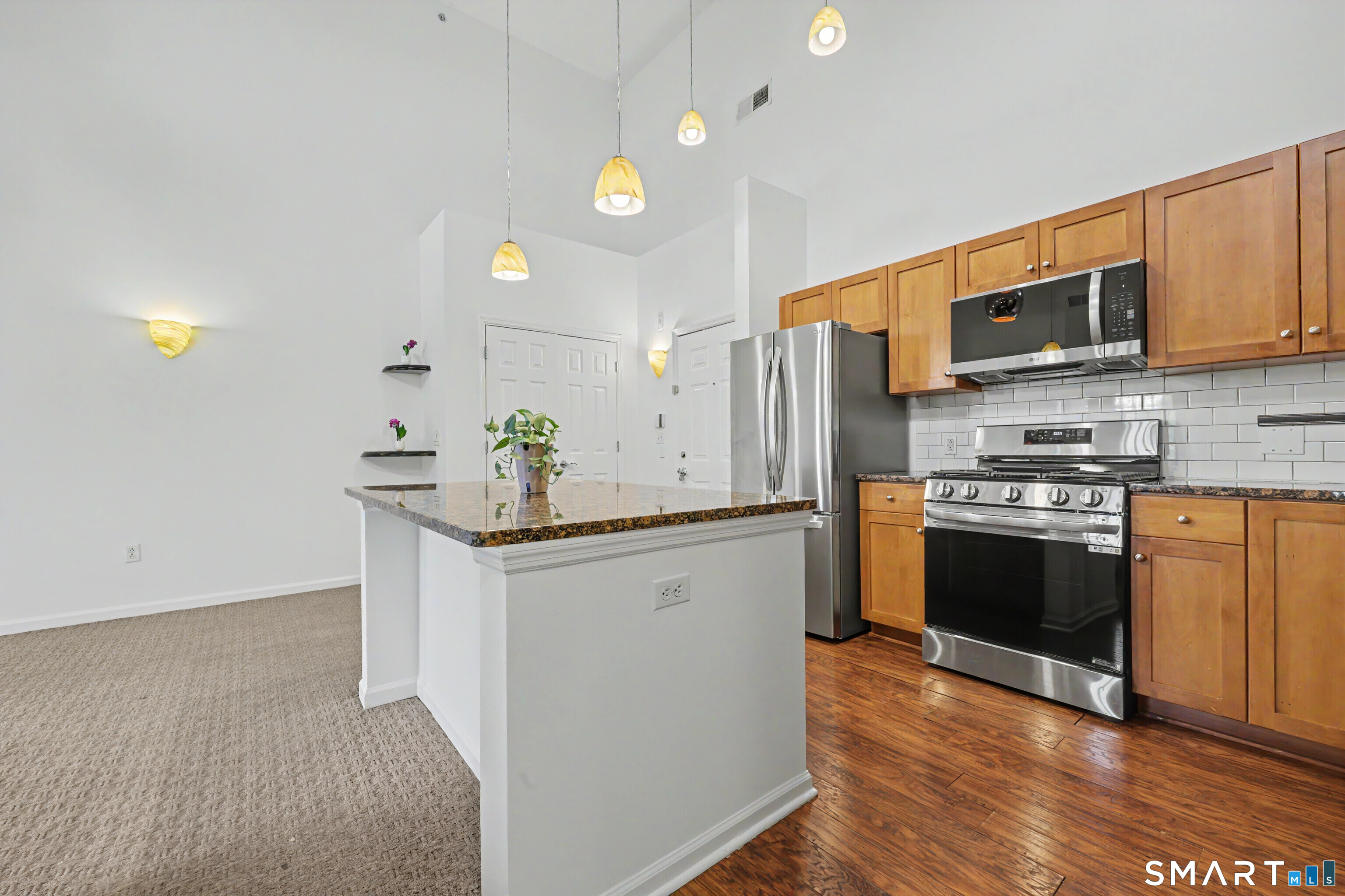 25 Adams Avenue Unit #409 photo 6