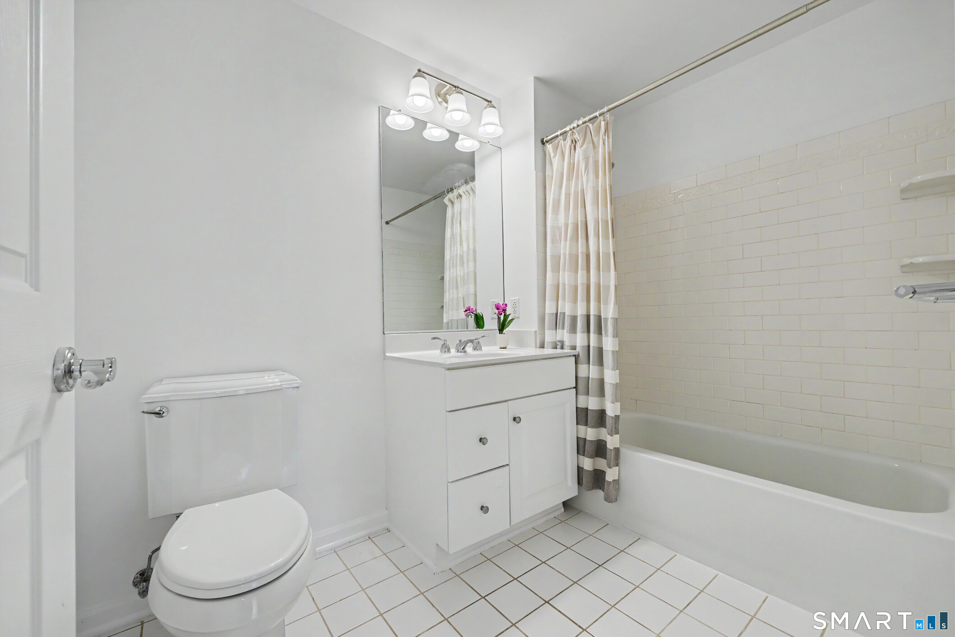 25 Adams Avenue Unit #409 photo 14