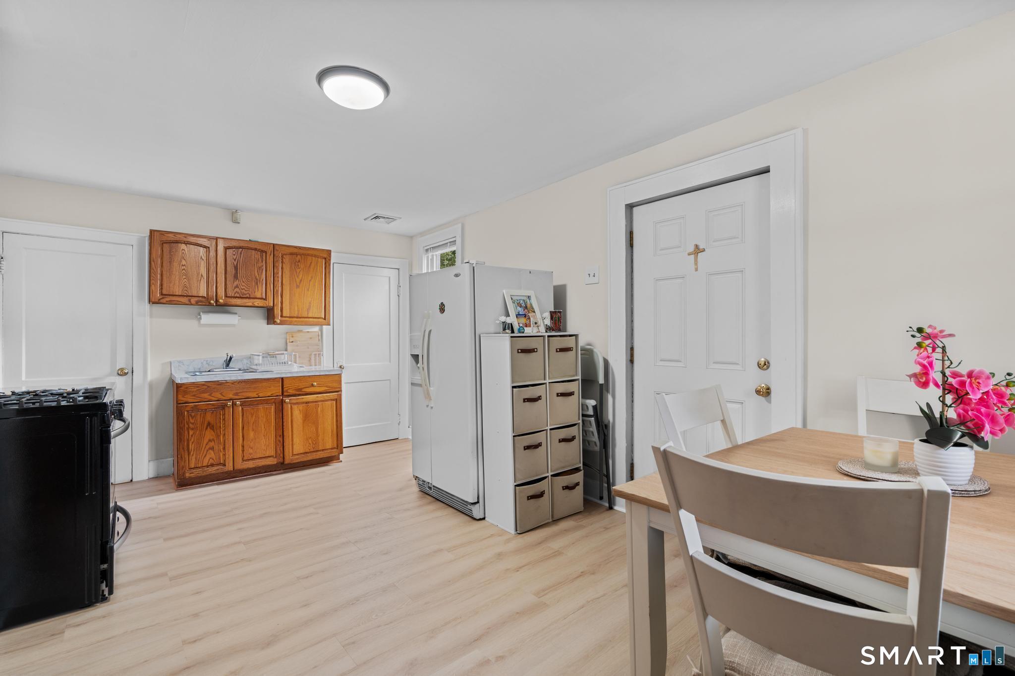 73 Alvord Lane photo 31