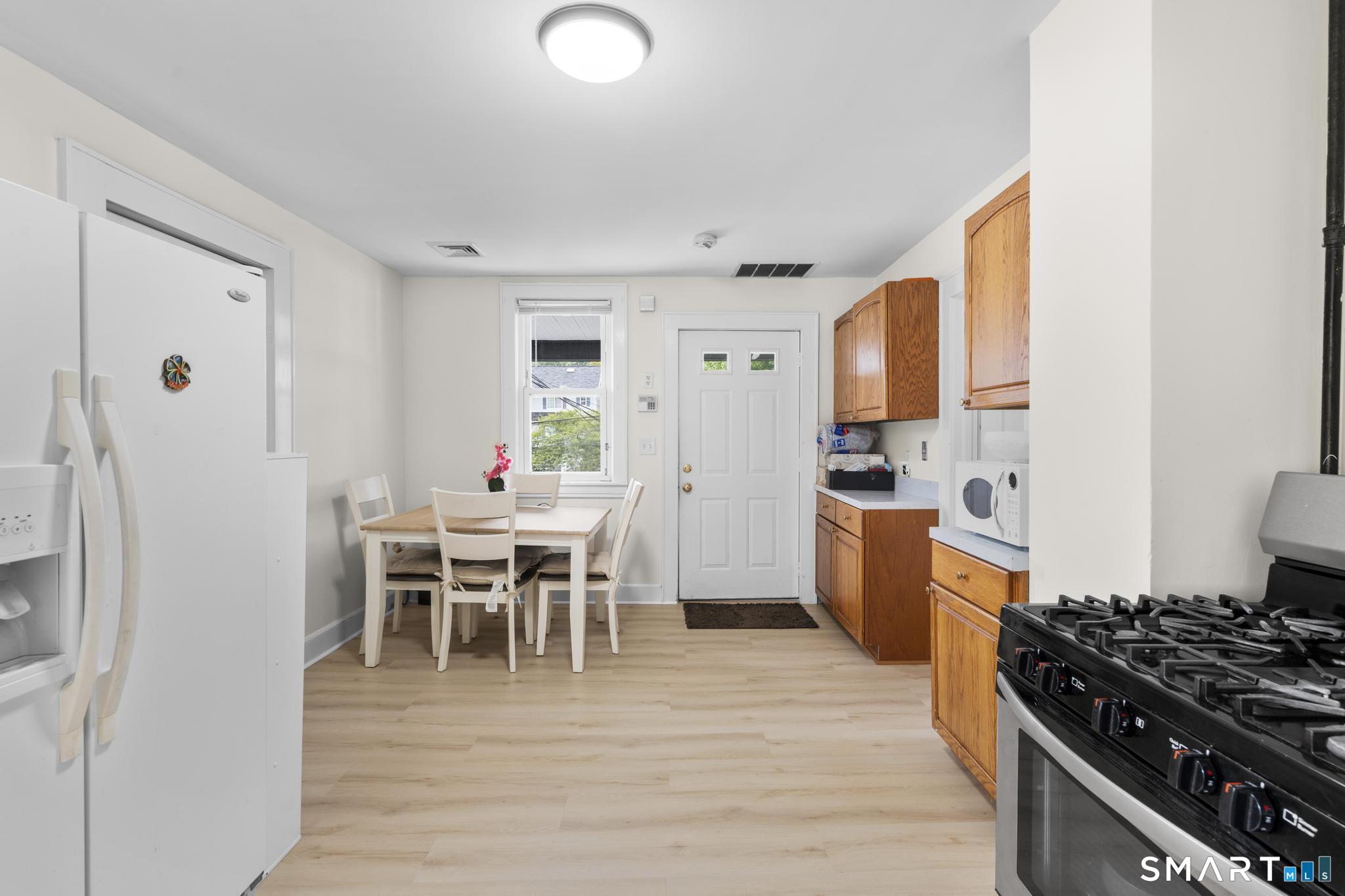 73 Alvord Lane photo 32
