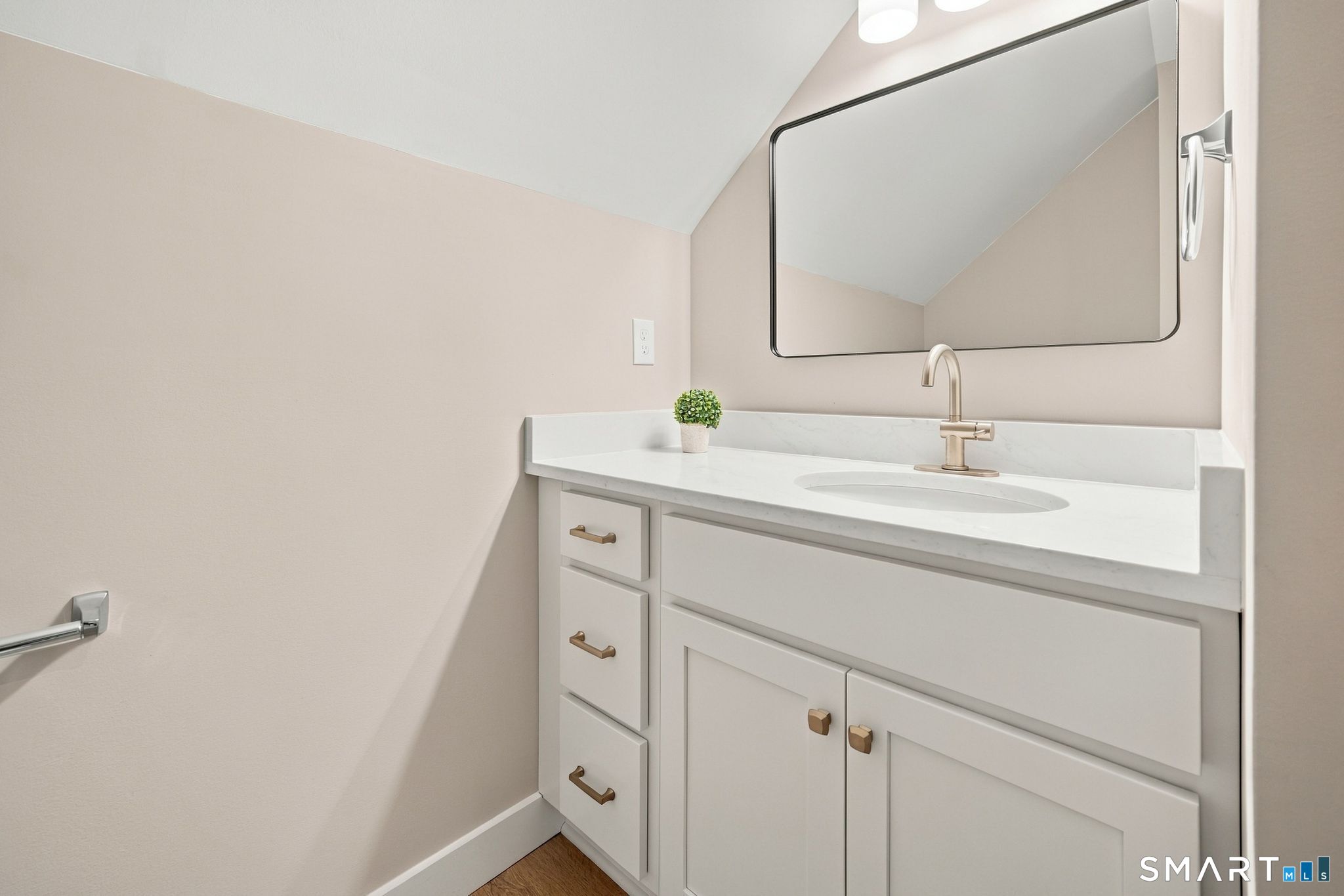 124 Wells Road photo 23