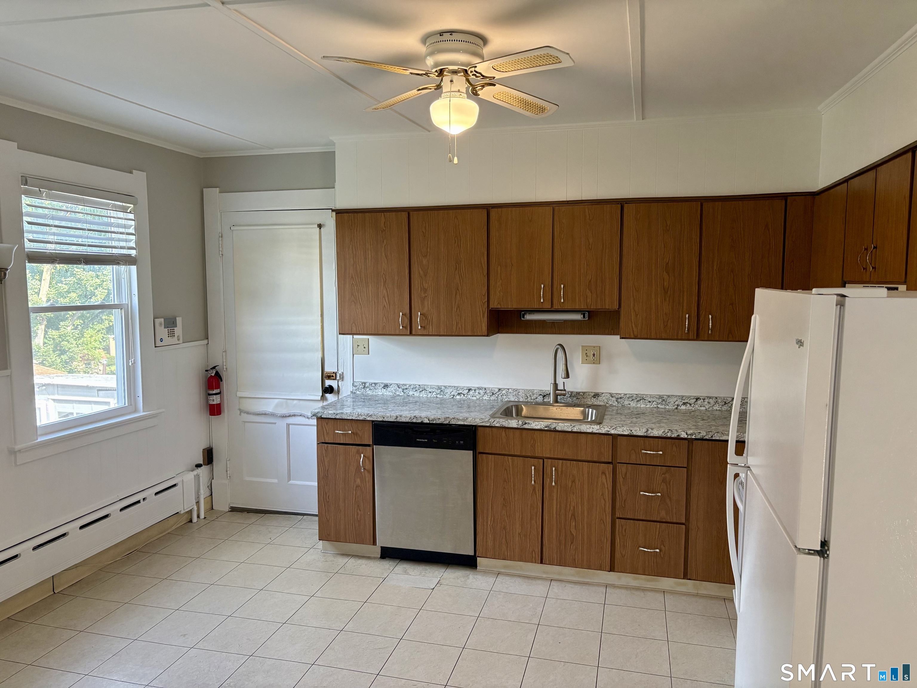 37 Hungerford Avenue photo 2
