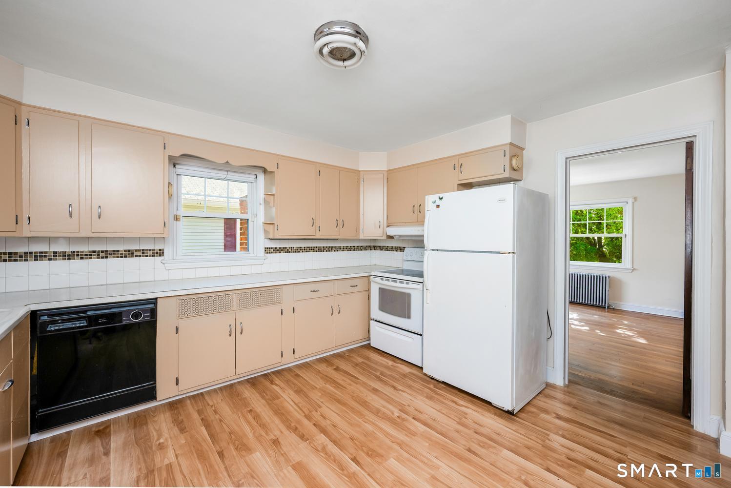 144 Mary Avenue photo 12