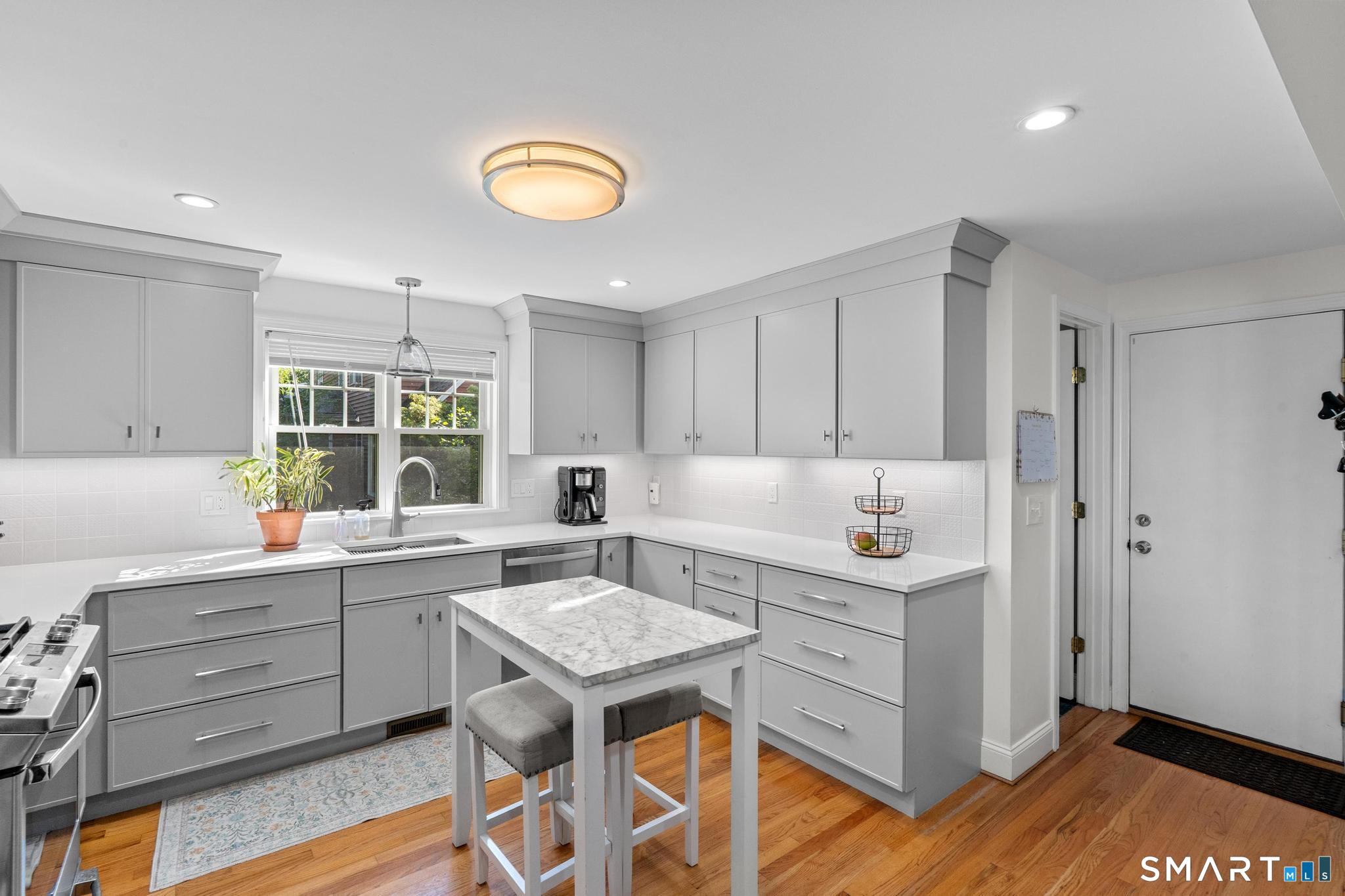 148 Brewster Road photo 13