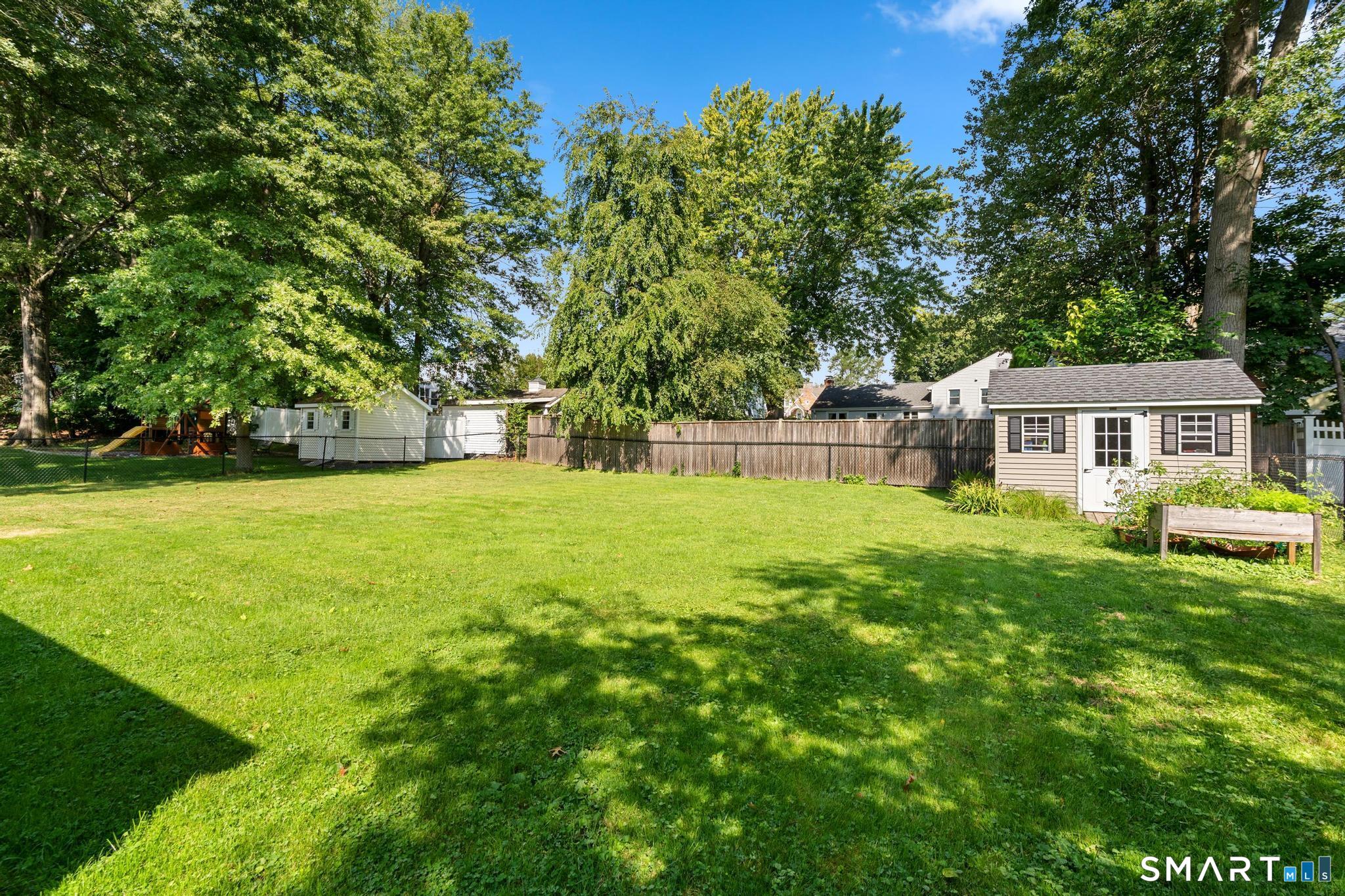 148 Brewster Road photo 34