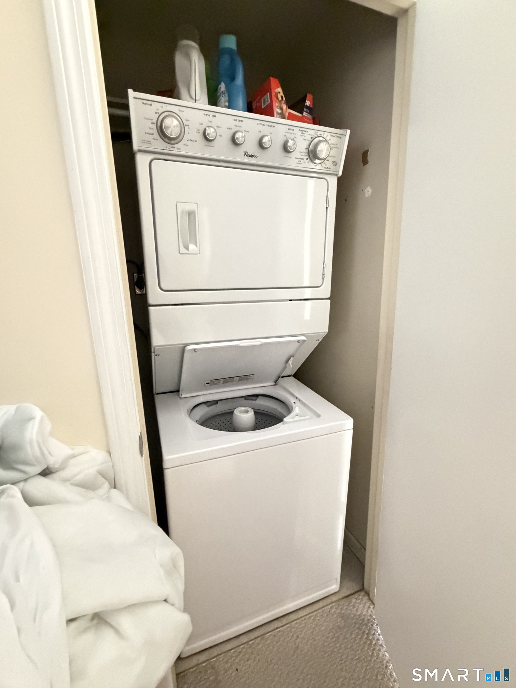 Foto 7 de Condominio en renta en 34 James Street #B, Danbury, CT — $2,300/mes